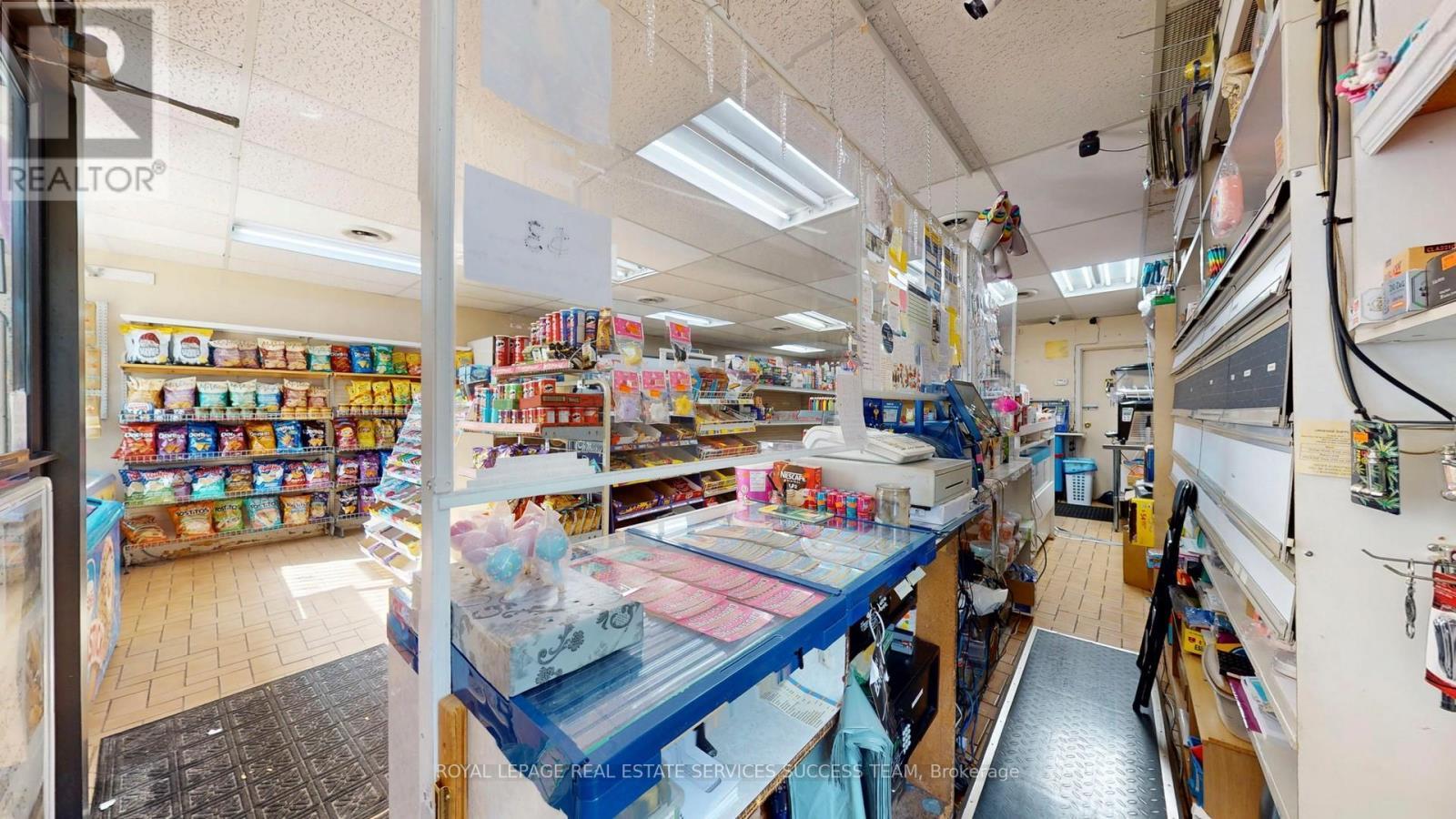 












404 WOODFIELD ROAD

,
Toronto,




Ontario
M4L2X1

