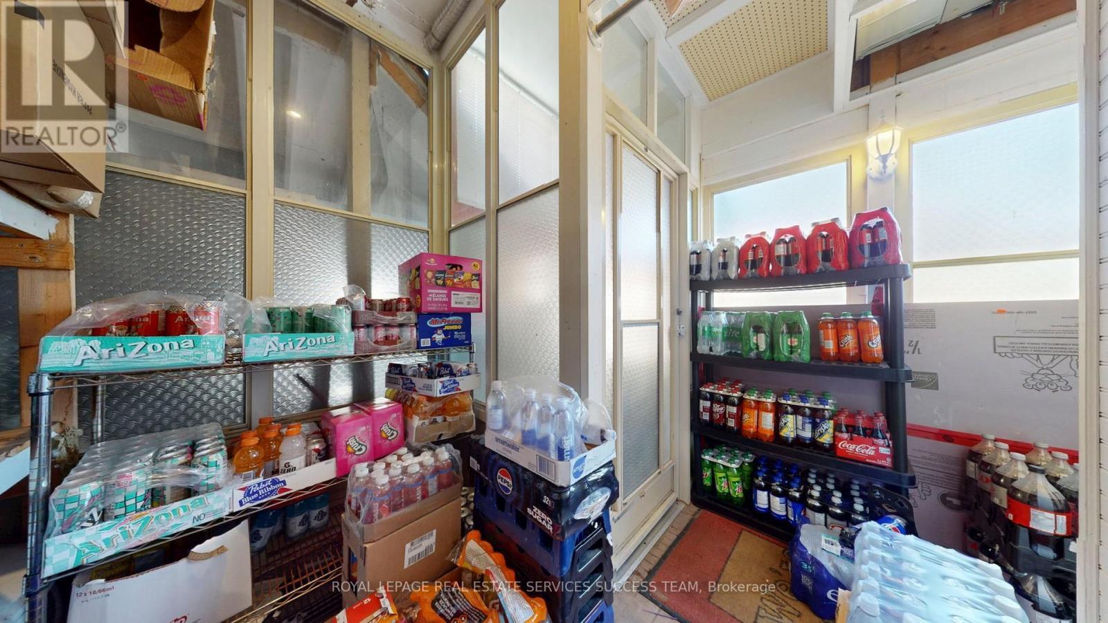 












404 WOODFIELD ROAD

,
Toronto,




Ontario
M4L2X1

