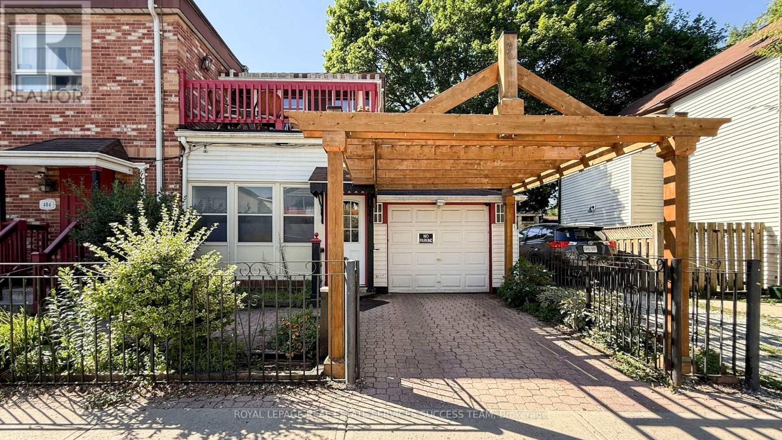 












404 WOODFIELD ROAD

,
Toronto,




Ontario
M4L2X1

