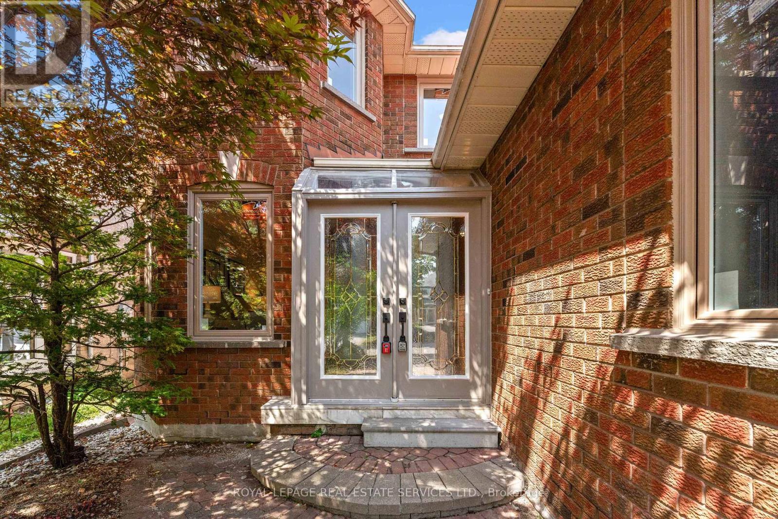 












175 BERWICK CRESCENT

,
Richmond Hill,




Ontario
L4C0B4

