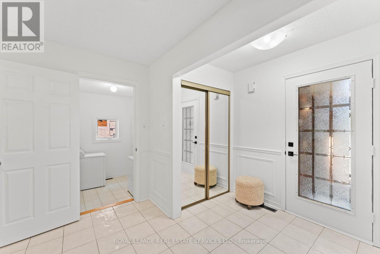 












175 BERWICK CRESCENT

,
Richmond Hill,




Ontario
L4C0B4

