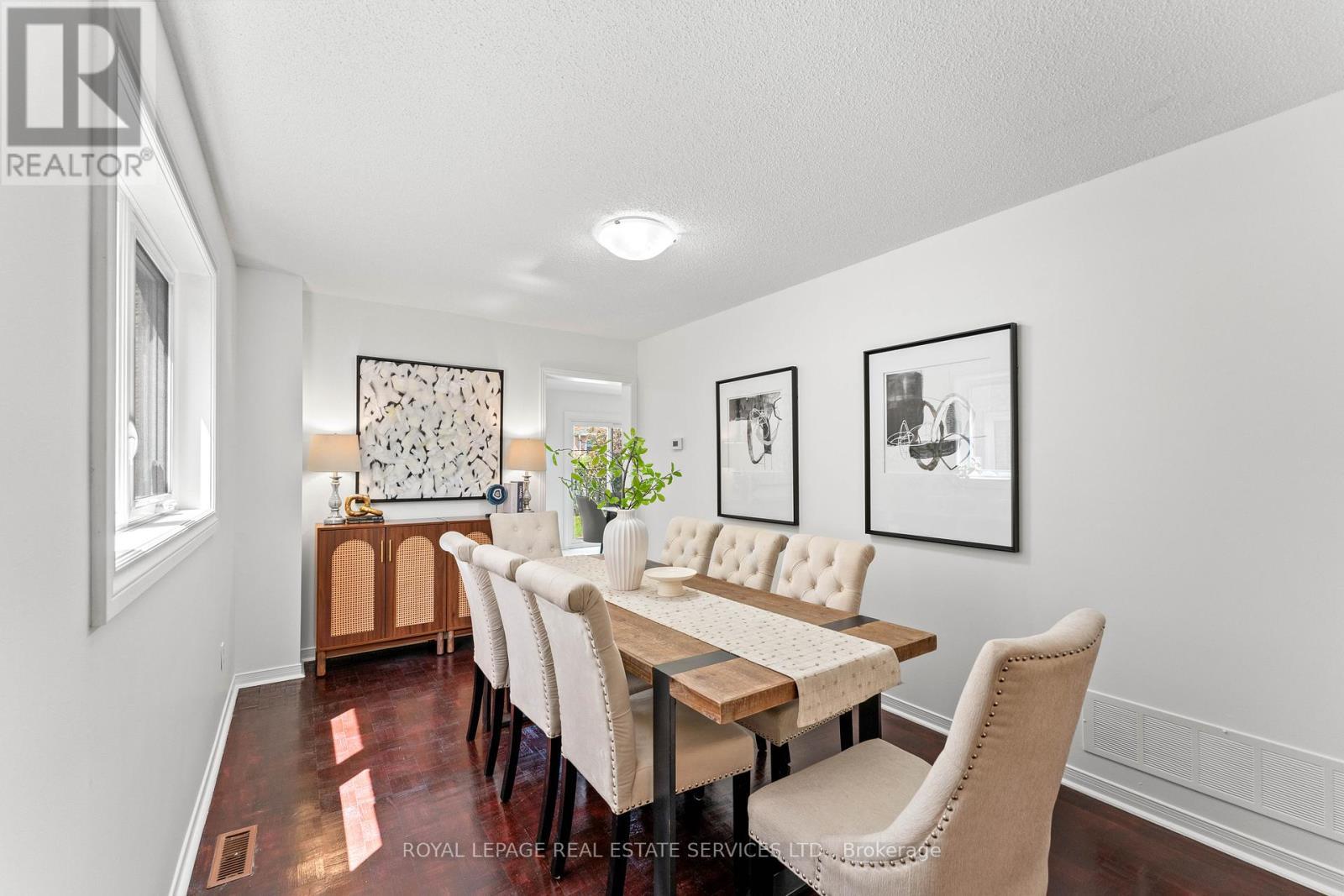 












175 BERWICK CRESCENT

,
Richmond Hill,




Ontario
L4C0B4

