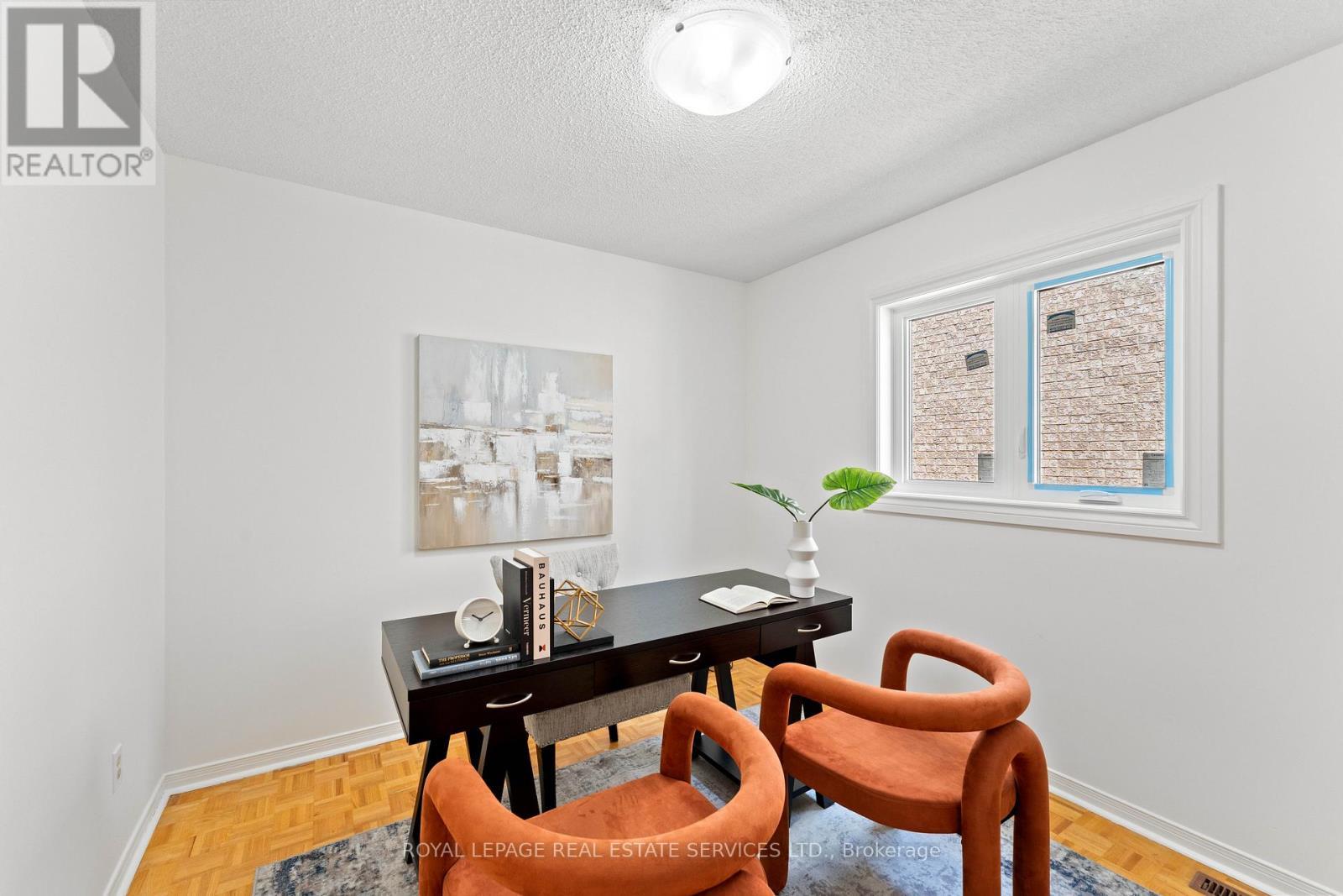 












175 BERWICK CRESCENT

,
Richmond Hill,




Ontario
L4C0B4

