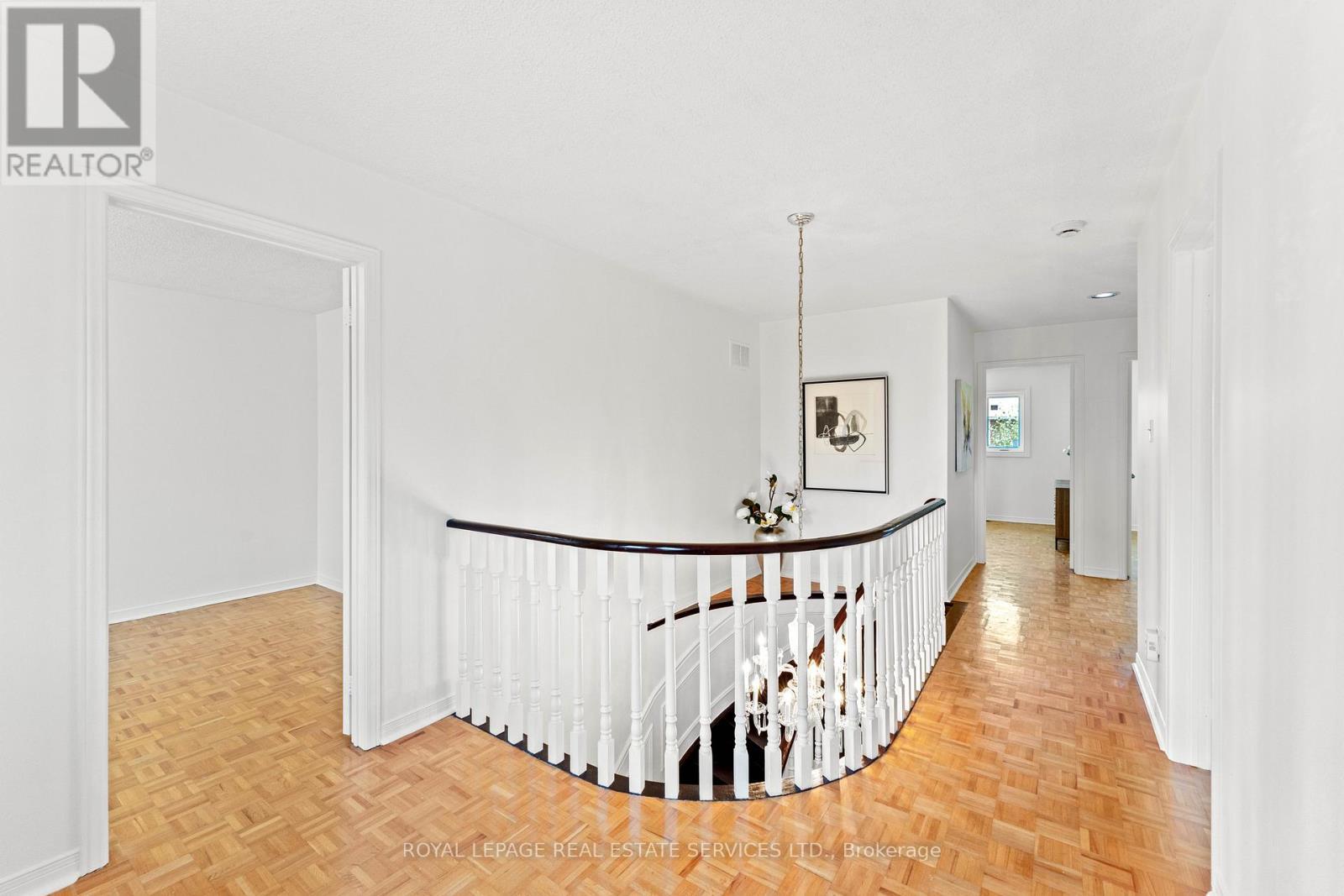 












175 BERWICK CRESCENT

,
Richmond Hill,




Ontario
L4C0B4

