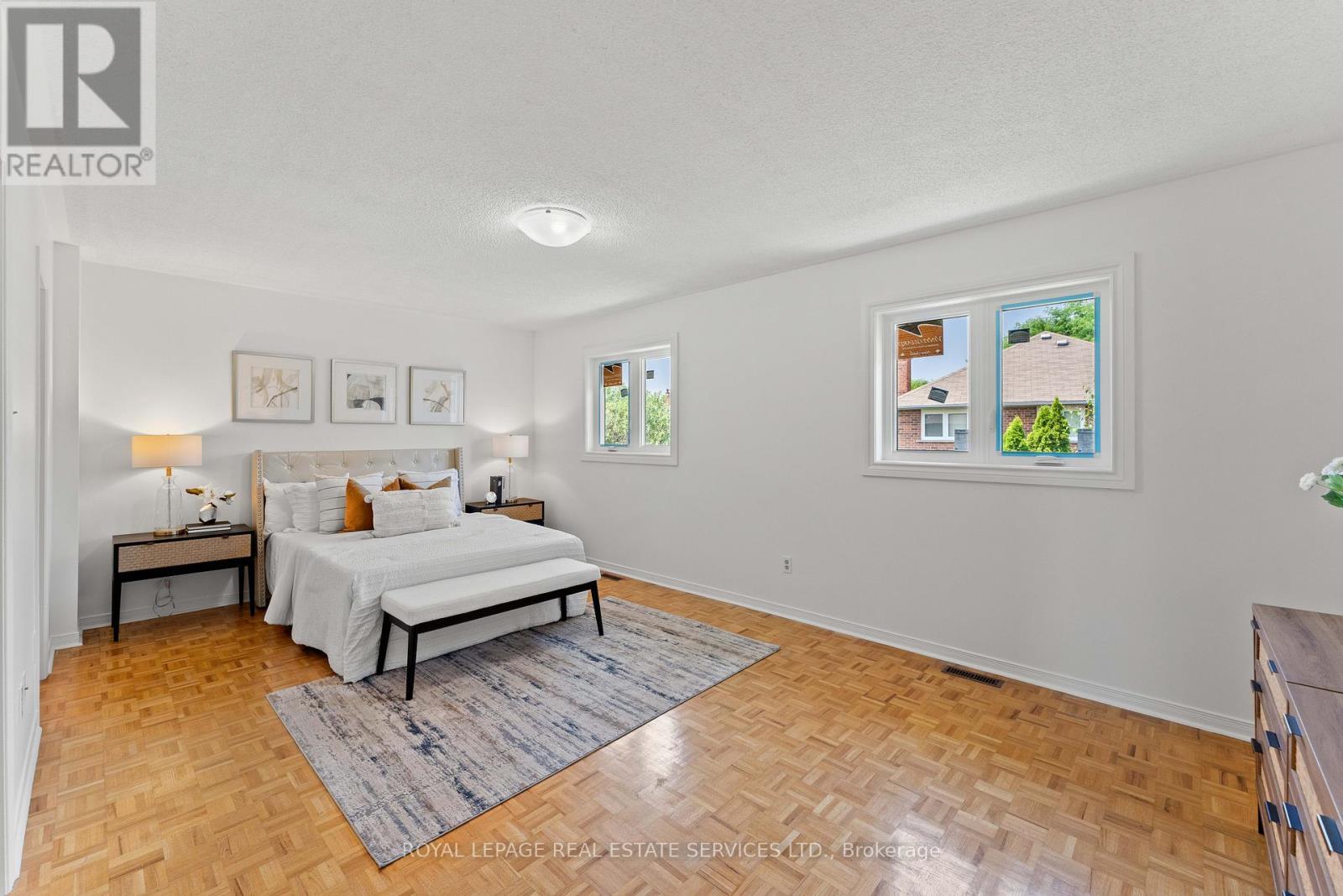 












175 BERWICK CRESCENT

,
Richmond Hill,




Ontario
L4C0B4

