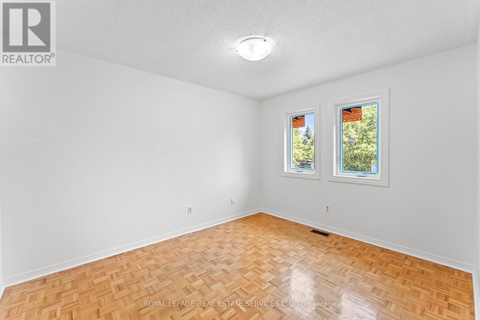 












175 BERWICK CRESCENT

,
Richmond Hill,




Ontario
L4C0B4

