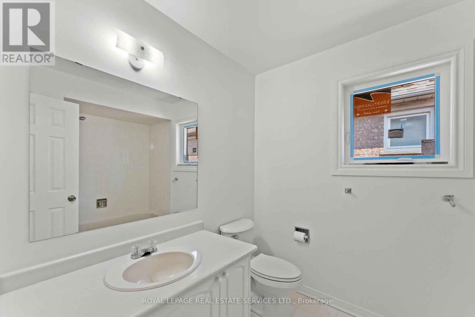 












175 BERWICK CRESCENT

,
Richmond Hill,




Ontario
L4C0B4

