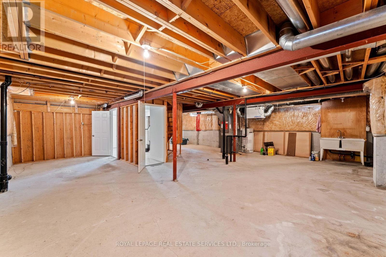 












175 BERWICK CRESCENT

,
Richmond Hill,




Ontario
L4C0B4

