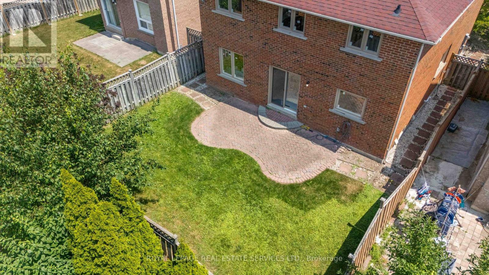 












175 BERWICK CRESCENT

,
Richmond Hill,




Ontario
L4C0B4

