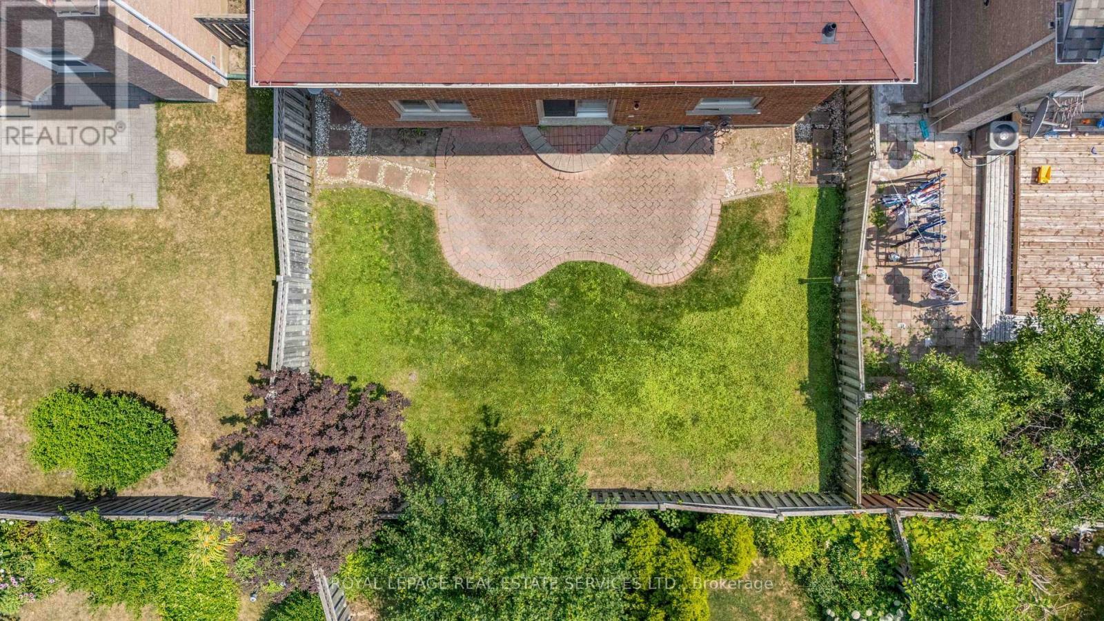 












175 BERWICK CRESCENT

,
Richmond Hill,




Ontario
L4C0B4

