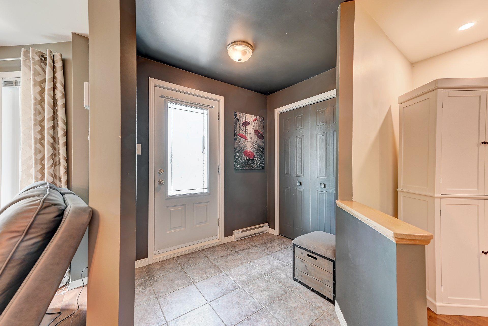 









9616


Rue Riverin

,
Brossard,




QC
J4X2Z1

