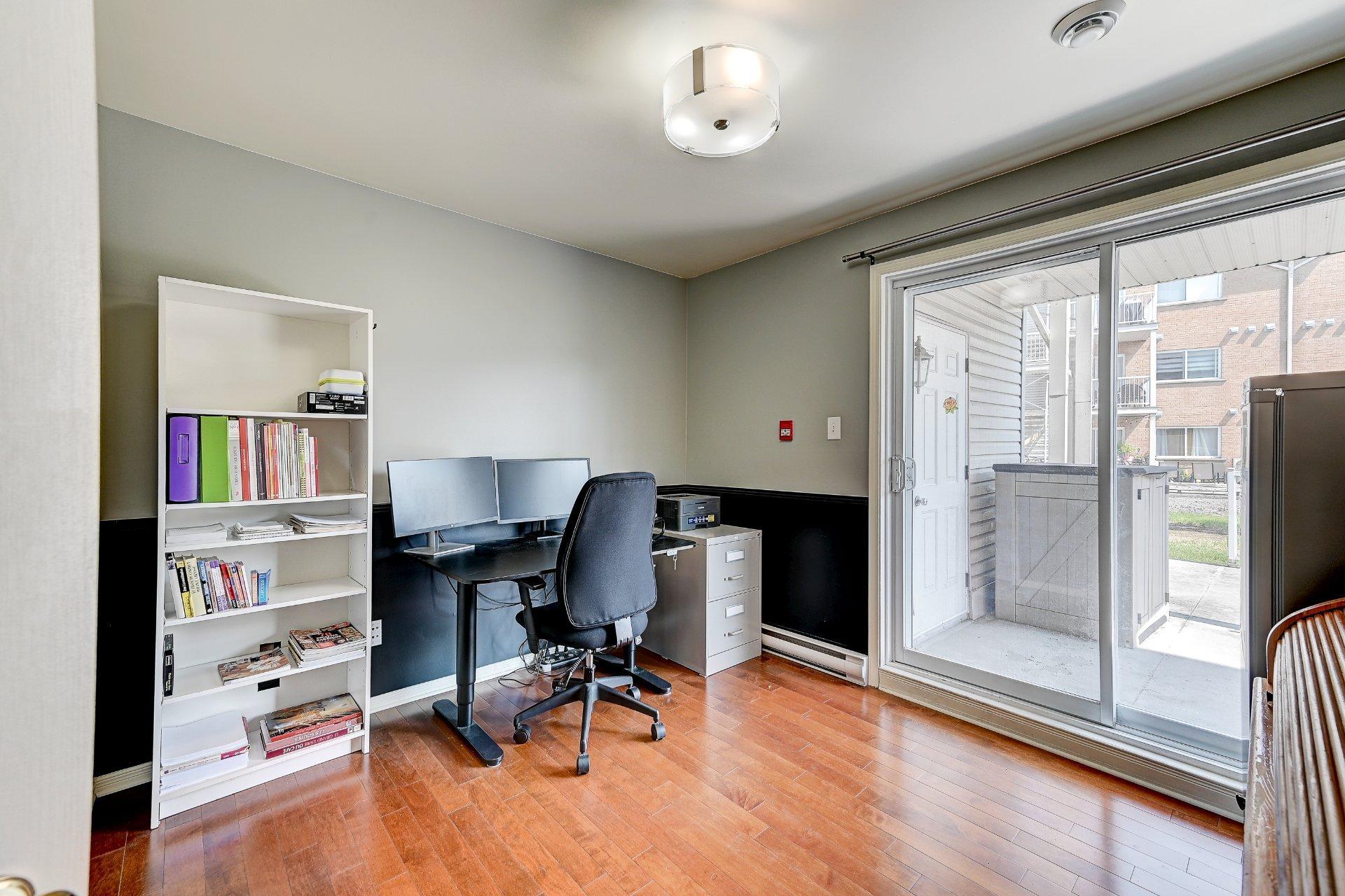 









9616


Rue Riverin

,
Brossard,




QC
J4X2Z1

