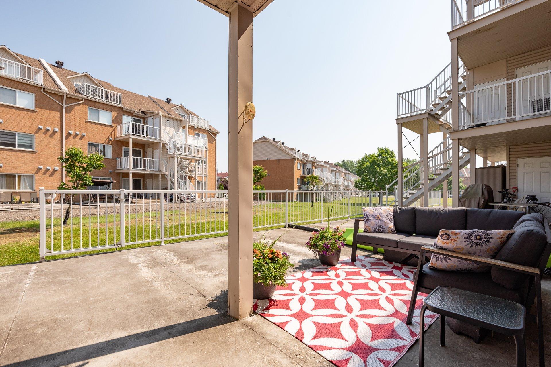 









9616


Rue Riverin

,
Brossard,




QC
J4X2Z1

