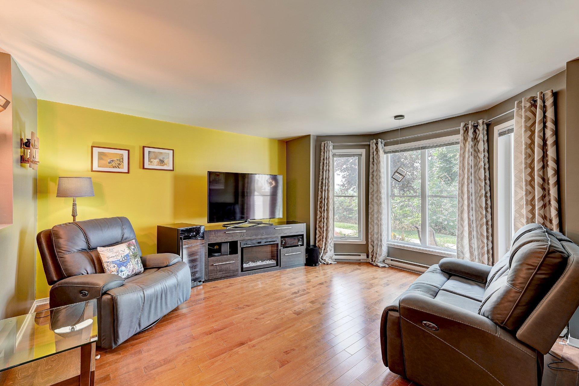 









9616


Rue Riverin

,
Brossard,




QC
J4X2Z1

