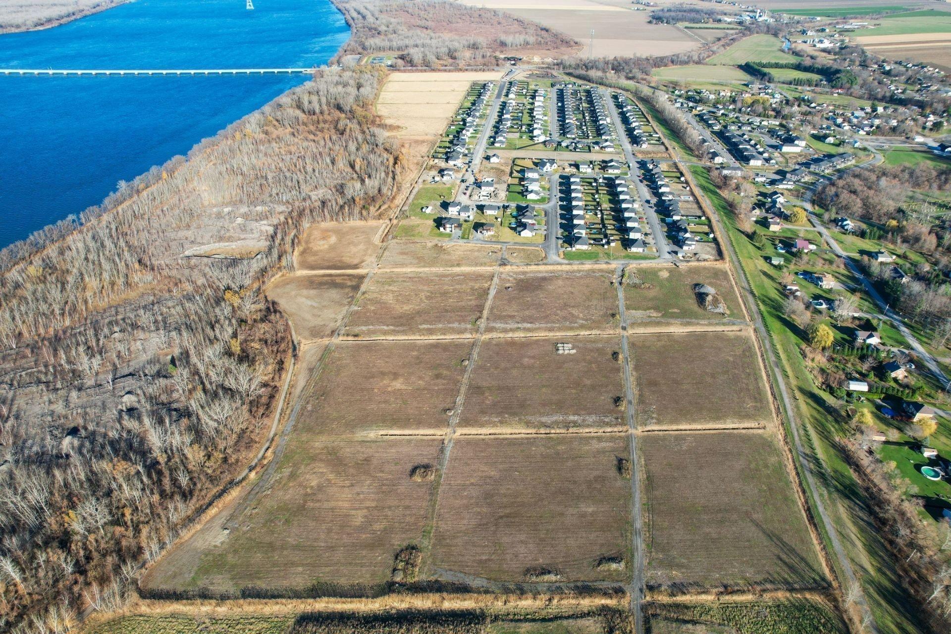 












Rue du Quai

,
Saint-Louis-de-Gonzague,







QC
J0S1T0

