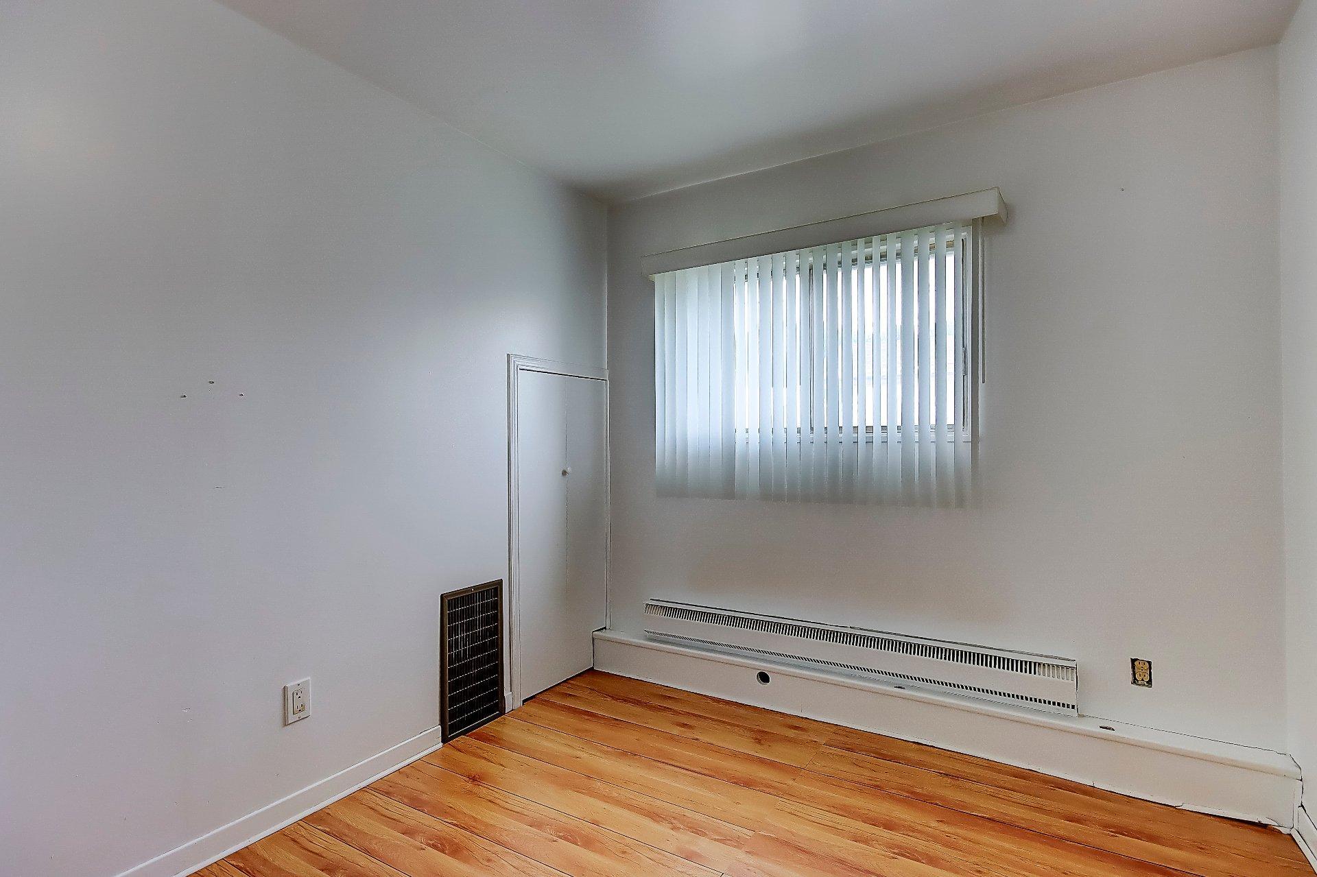 









3950


Boul. Sir-Wilfrid-Laurier

, 580,
Longueuil (Saint-Hubert),




QC
J3Y5Y9

