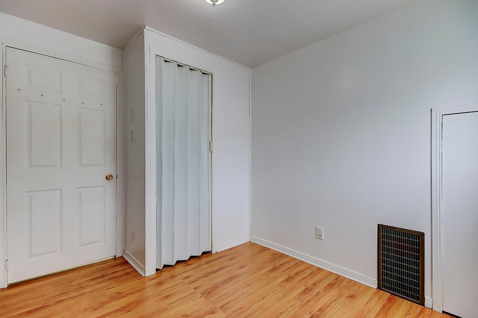 









3950


Boul. Sir-Wilfrid-Laurier

, 580,
Longueuil (Saint-Hubert),




QC
J3Y5Y9

