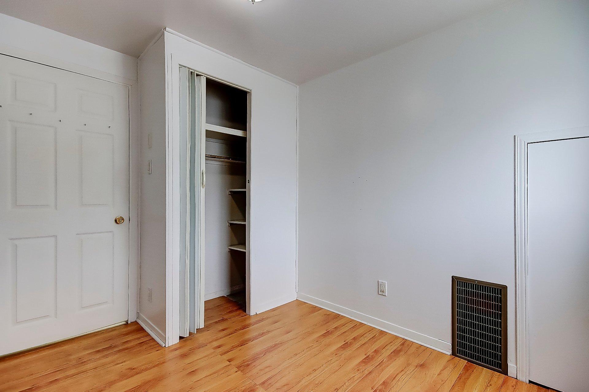









3950


Boul. Sir-Wilfrid-Laurier

, 580,
Longueuil (Saint-Hubert),




QC
J3Y5Y9

