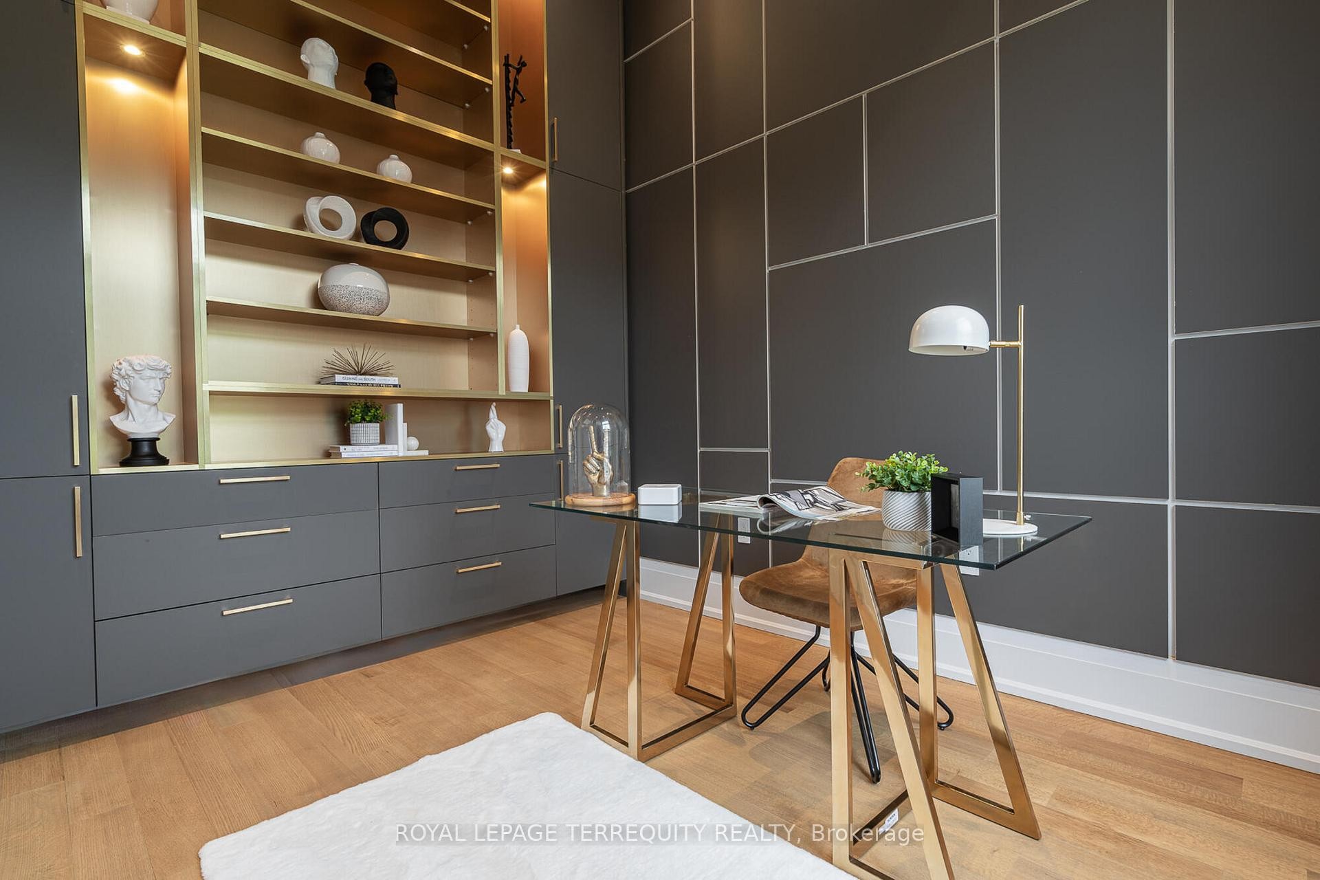 









45


Seaton

Drive,
Aurora,




ON
L4G 2K2

