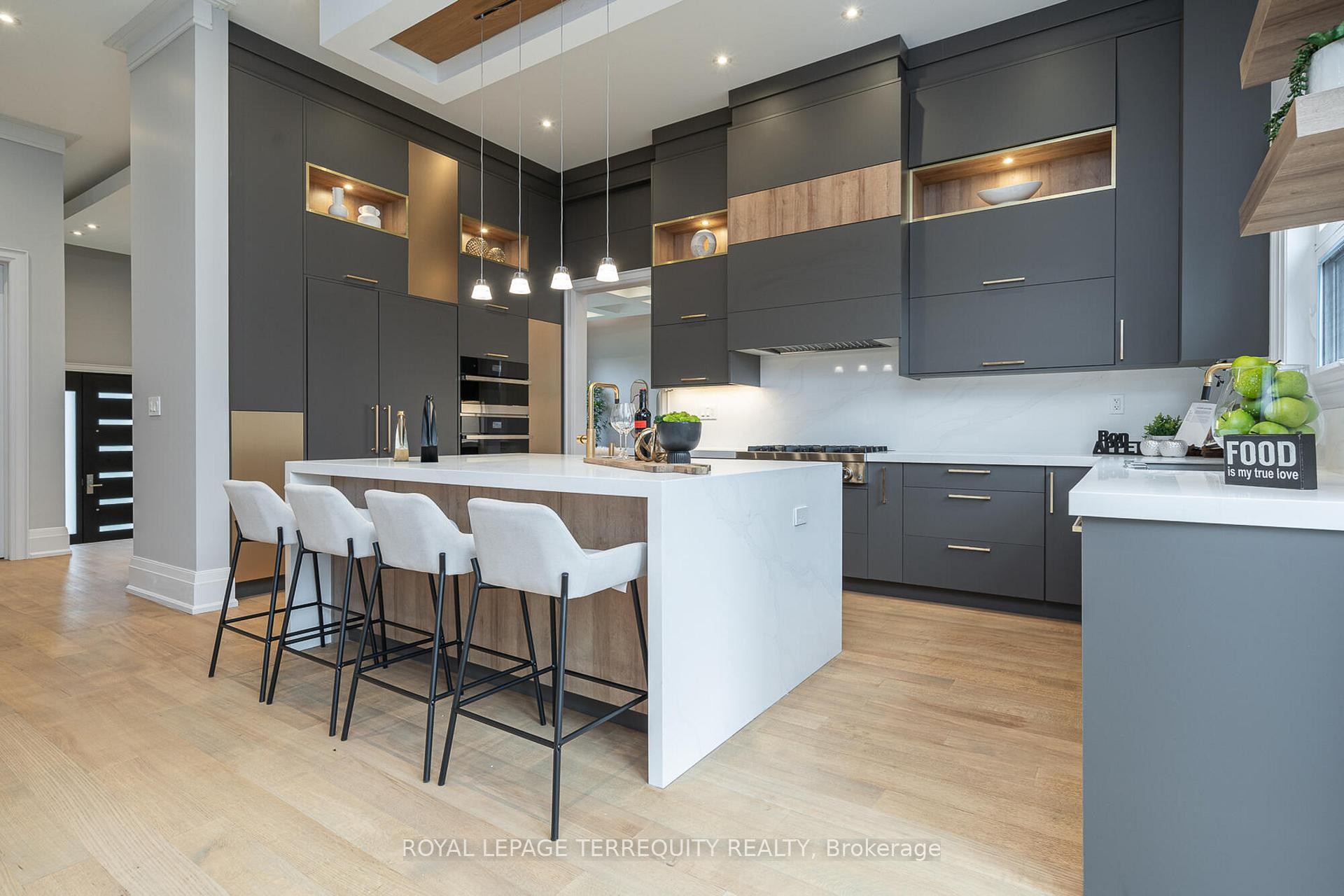 









45


Seaton

Drive,
Aurora,




ON
L4G 2K2

