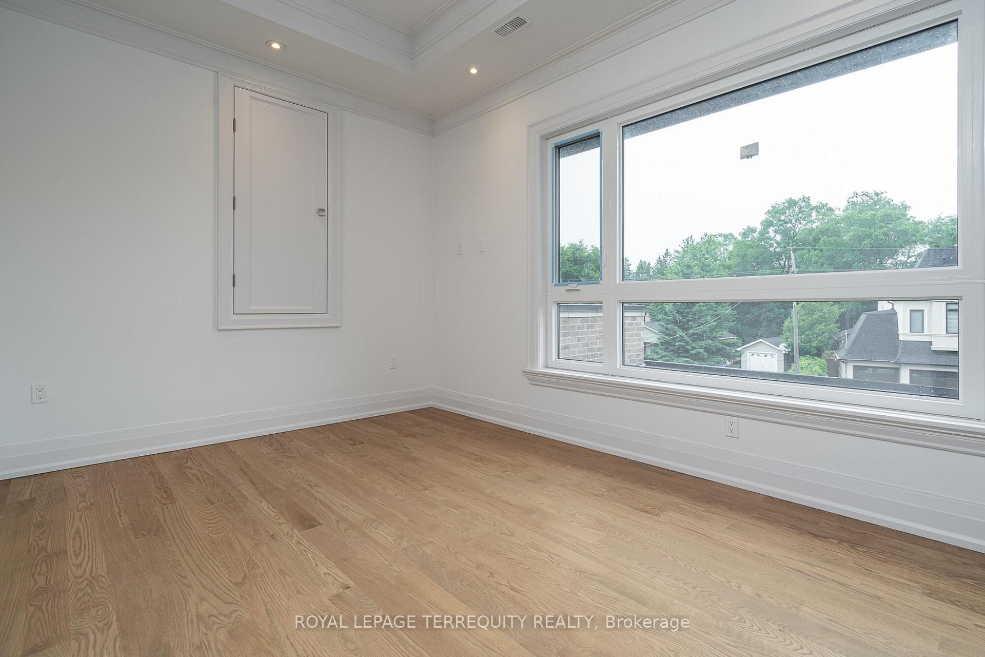 









45


Seaton

Drive,
Aurora,




ON
L4G 2K2

