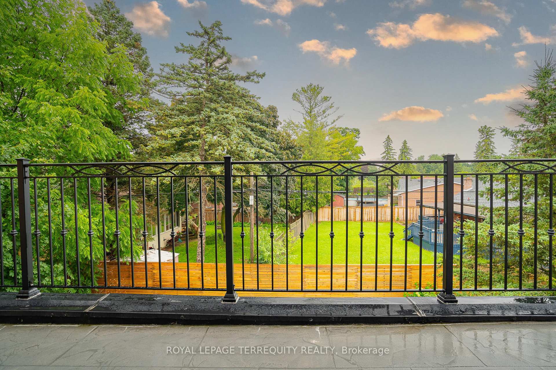 









45


Seaton

Drive,
Aurora,




ON
L4G 2K2

