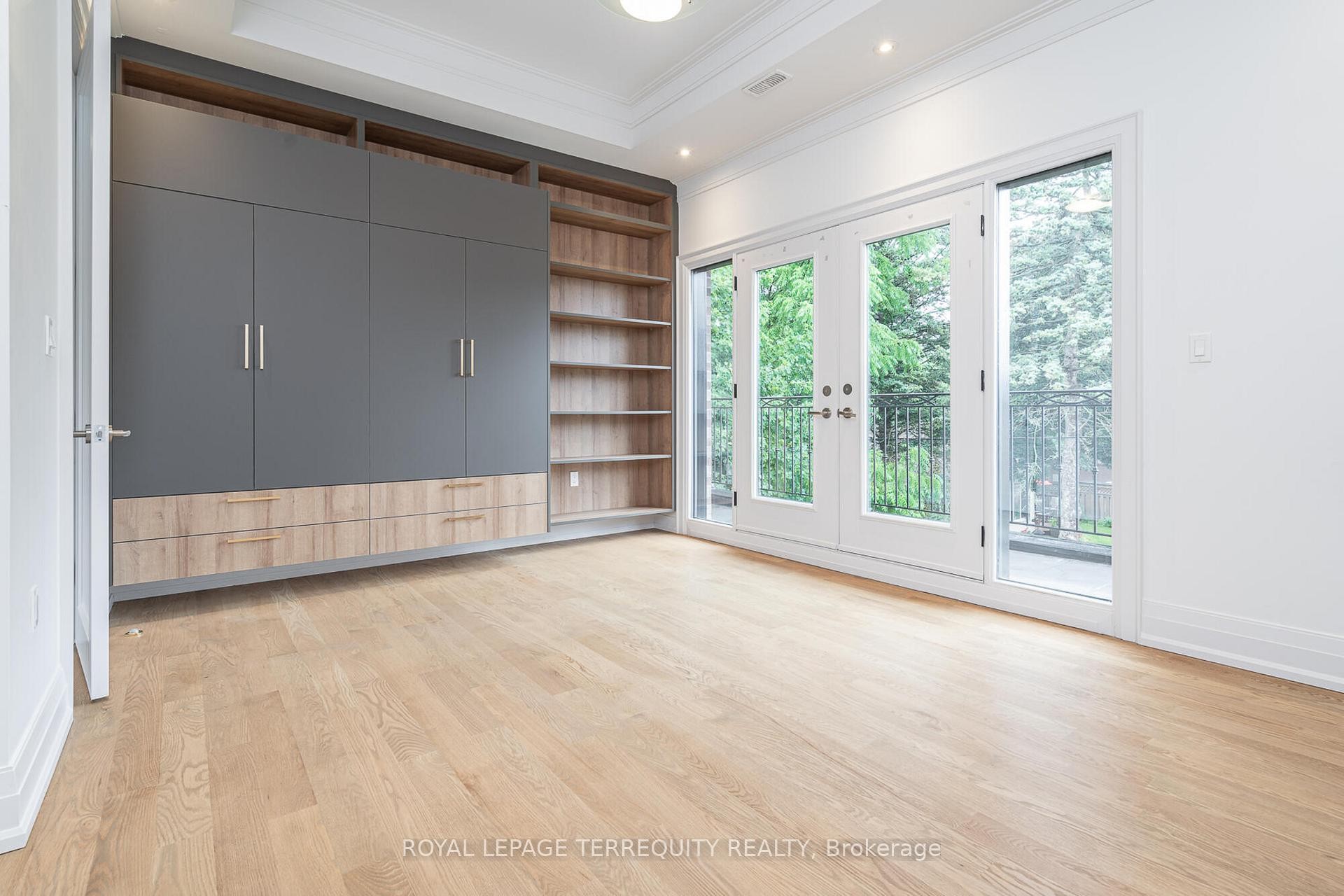 









45


Seaton

Drive,
Aurora,




ON
L4G 2K2

