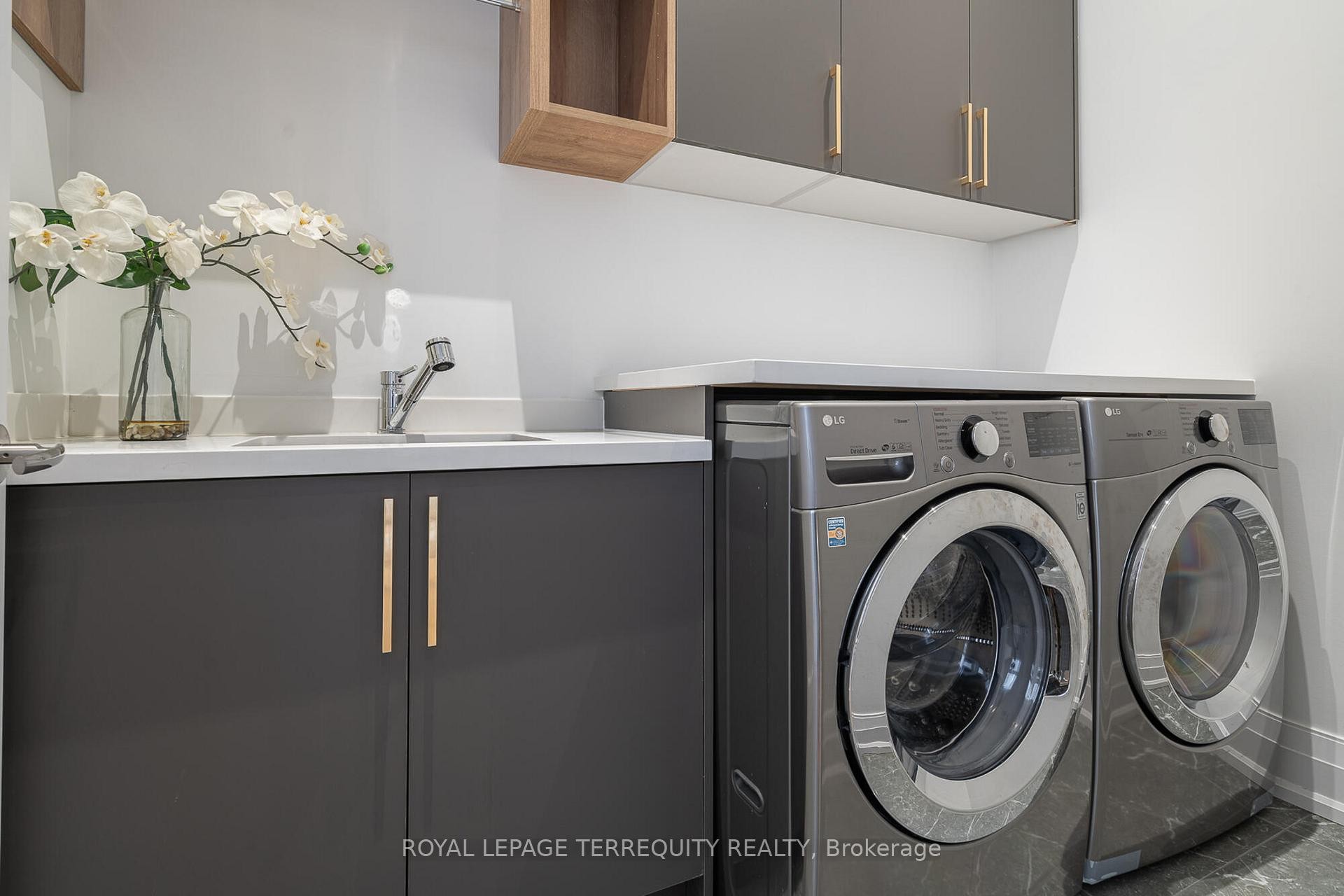 









45


Seaton

Drive,
Aurora,




ON
L4G 2K2

