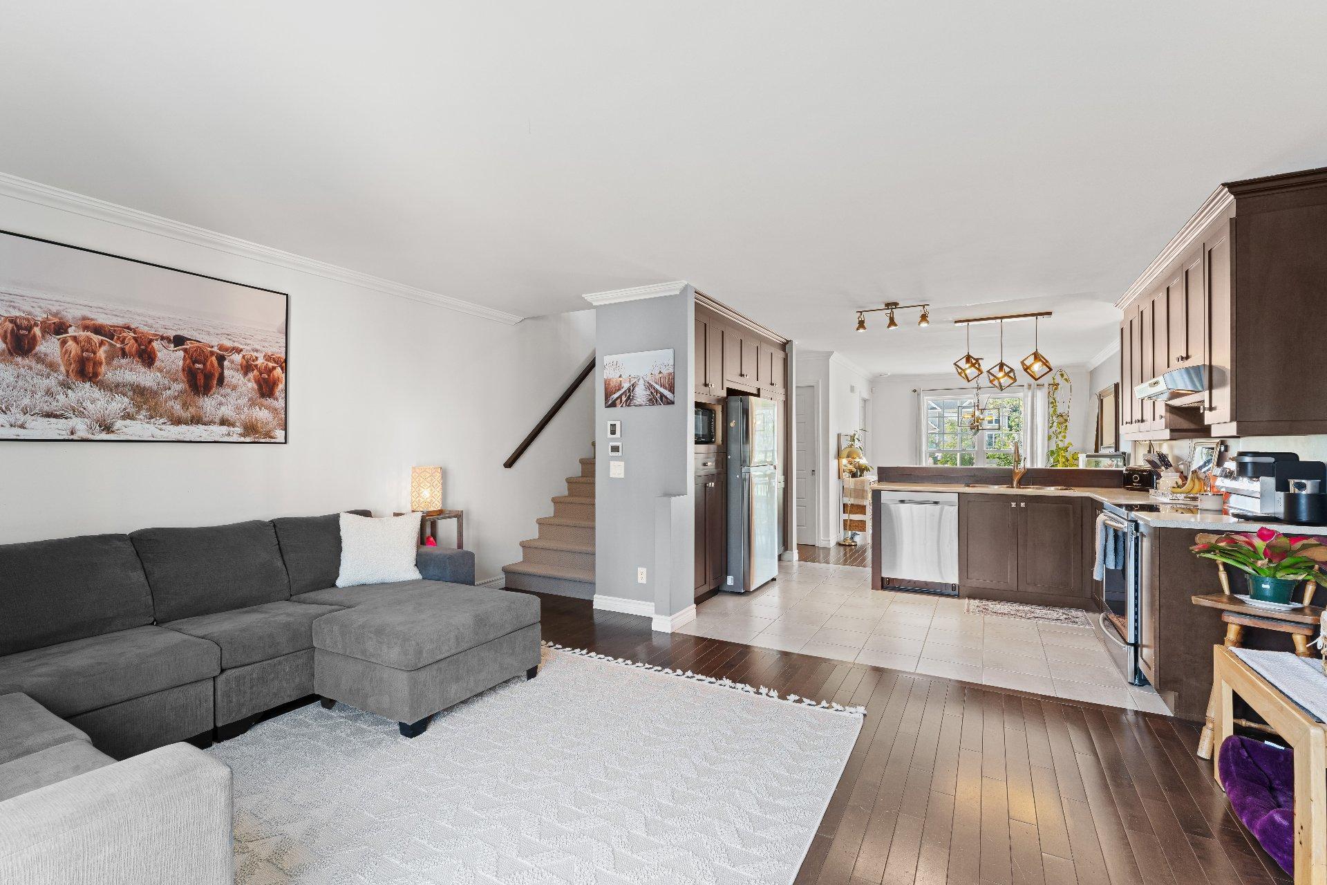 









1321


Rue Marcel-Marcotte

,
Sherbrooke (Brompton/Rock Forest/Saint-Élie/Deauville),




QC
J1N0S3

