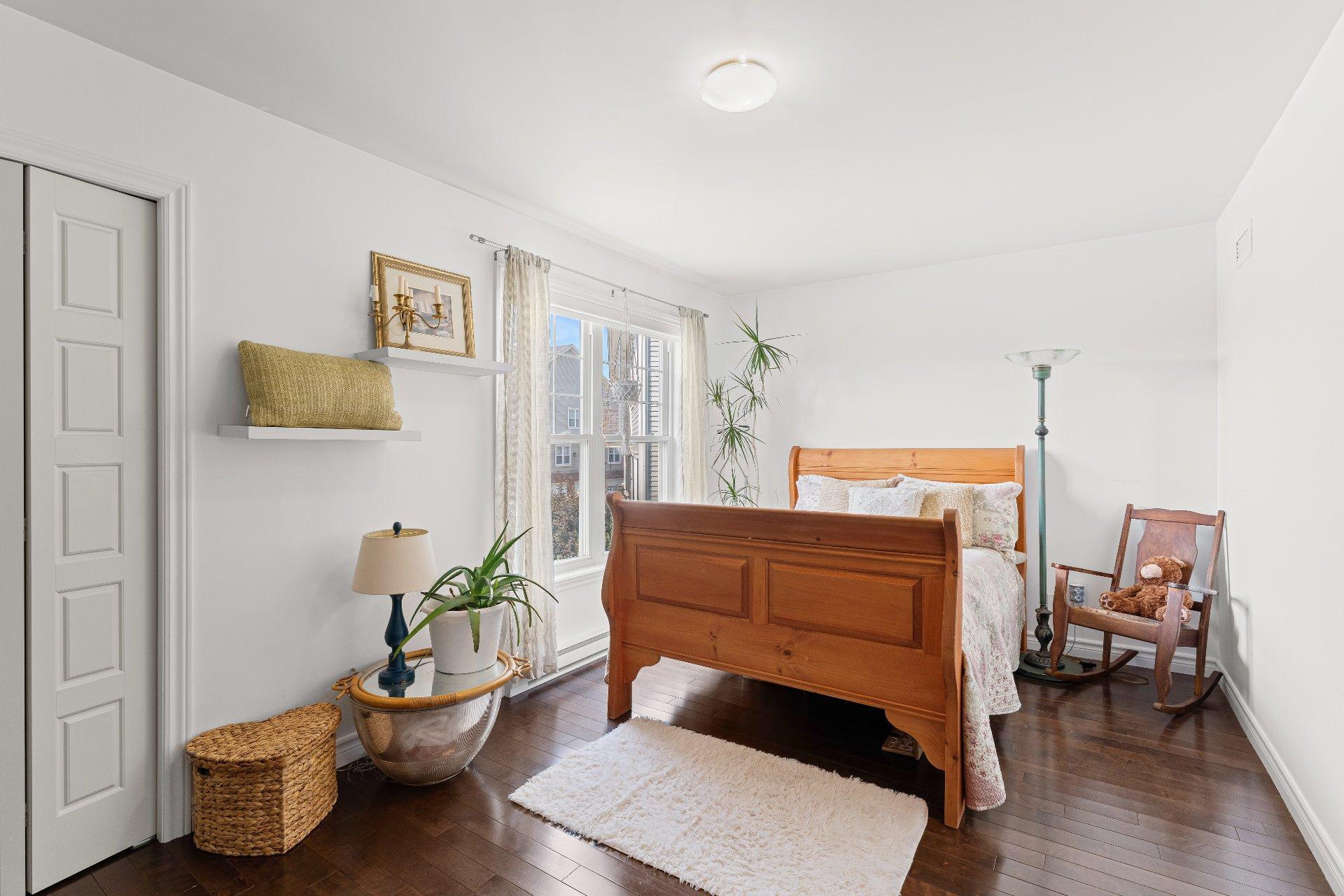 









1321


Rue Marcel-Marcotte

,
Sherbrooke (Brompton/Rock Forest/Saint-Élie/Deauville),




QC
J1N0S3


