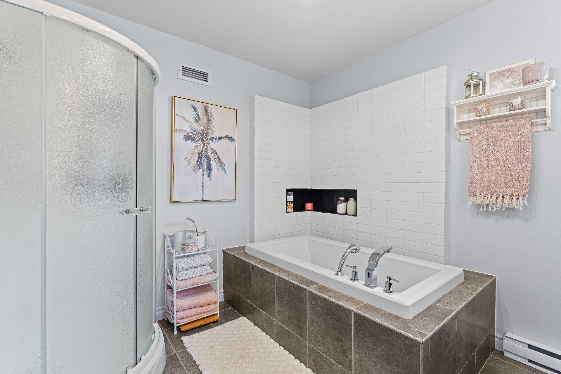 









1321


Rue Marcel-Marcotte

,
Sherbrooke (Brompton/Rock Forest/Saint-Élie/Deauville),




QC
J1N0S3

