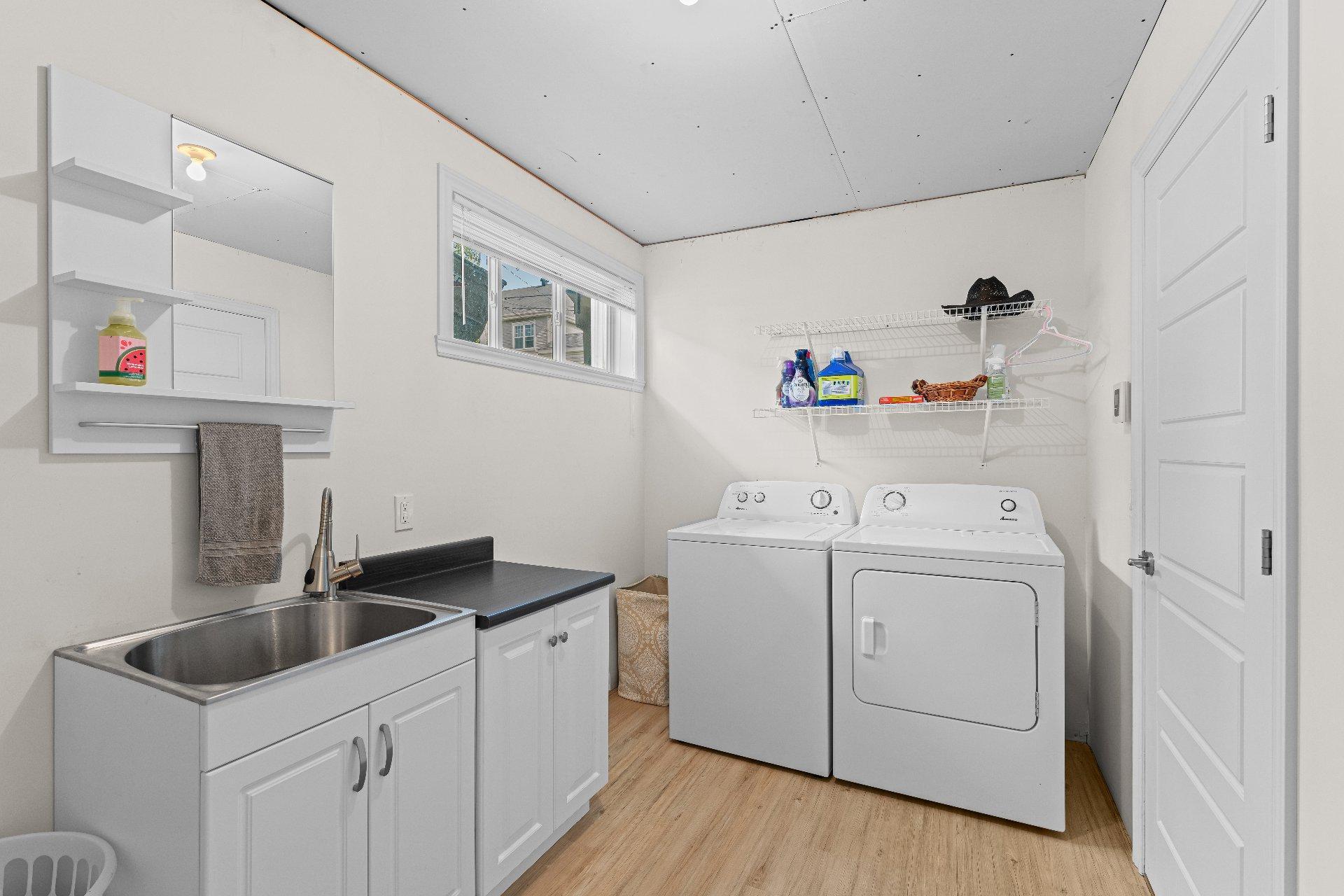 









1321


Rue Marcel-Marcotte

,
Sherbrooke (Brompton/Rock Forest/Saint-Élie/Deauville),




QC
J1N0S3

