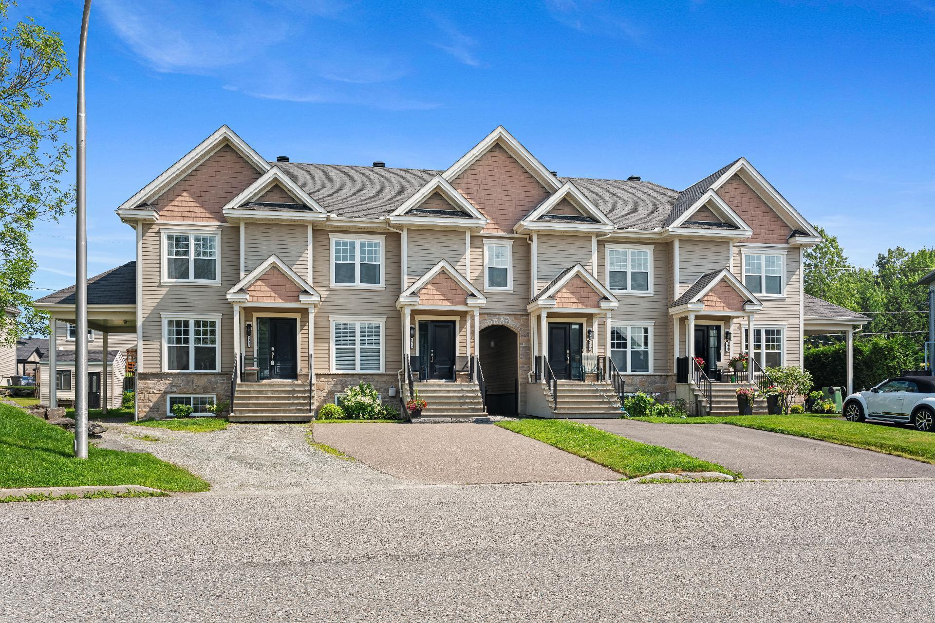 









1321


Rue Marcel-Marcotte

,
Sherbrooke (Brompton/Rock Forest/Saint-Élie/Deauville),




QC
J1N0S3

