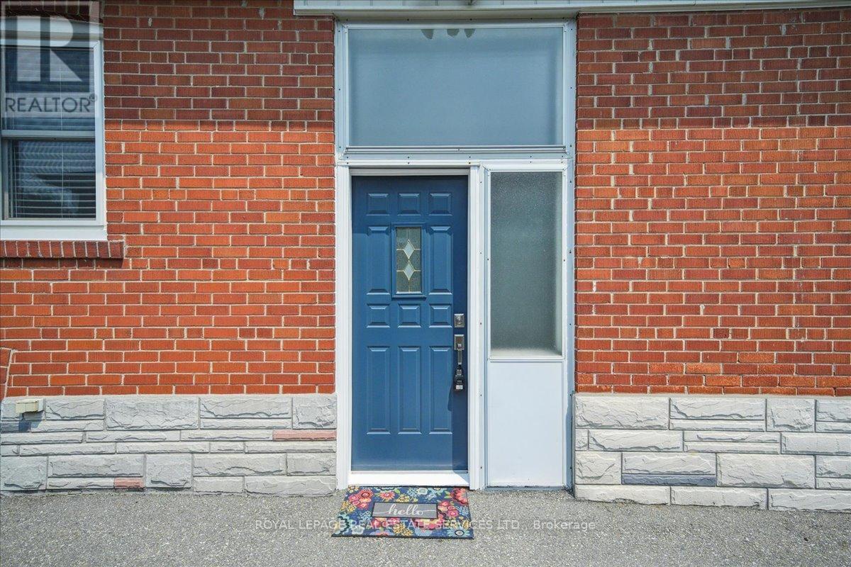 












10 MENDIP CRESCENT

,
Toronto,




Ontario
M1P1Y4

