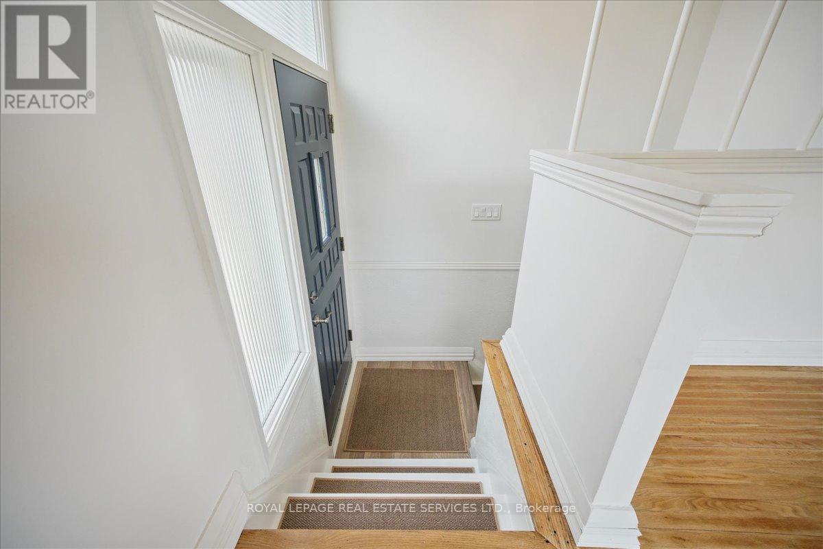 












10 MENDIP CRESCENT

,
Toronto,




Ontario
M1P1Y4


