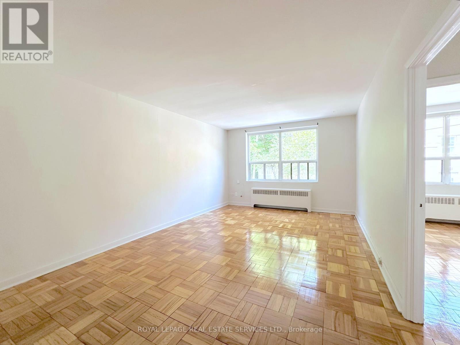 












4 - 3 BEXHILL COURT

,
Toronto,




Ontario
M9A3A8


