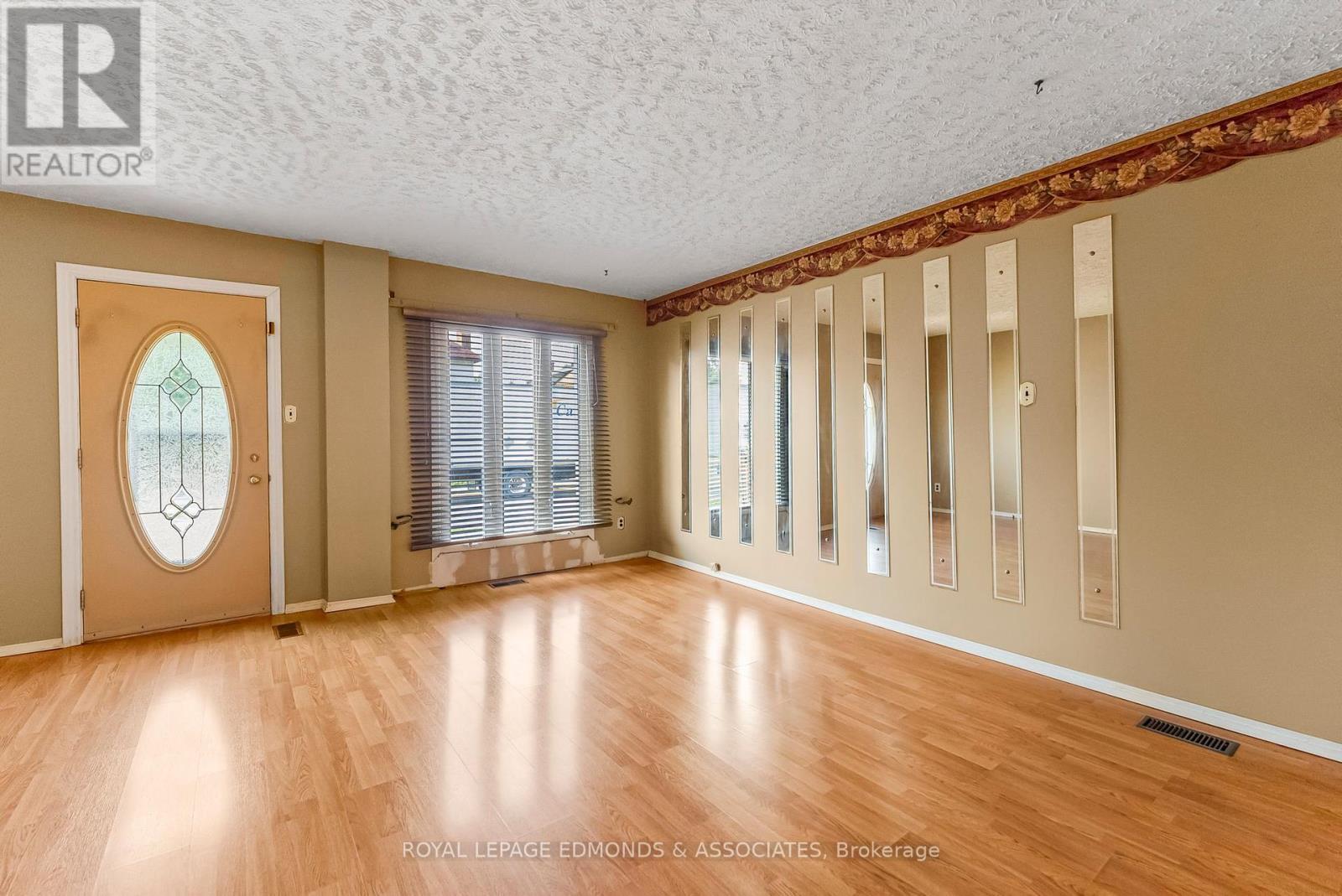 












607 ISABELLA STREET

,
Pembroke,




Ontario
K8A5V1

