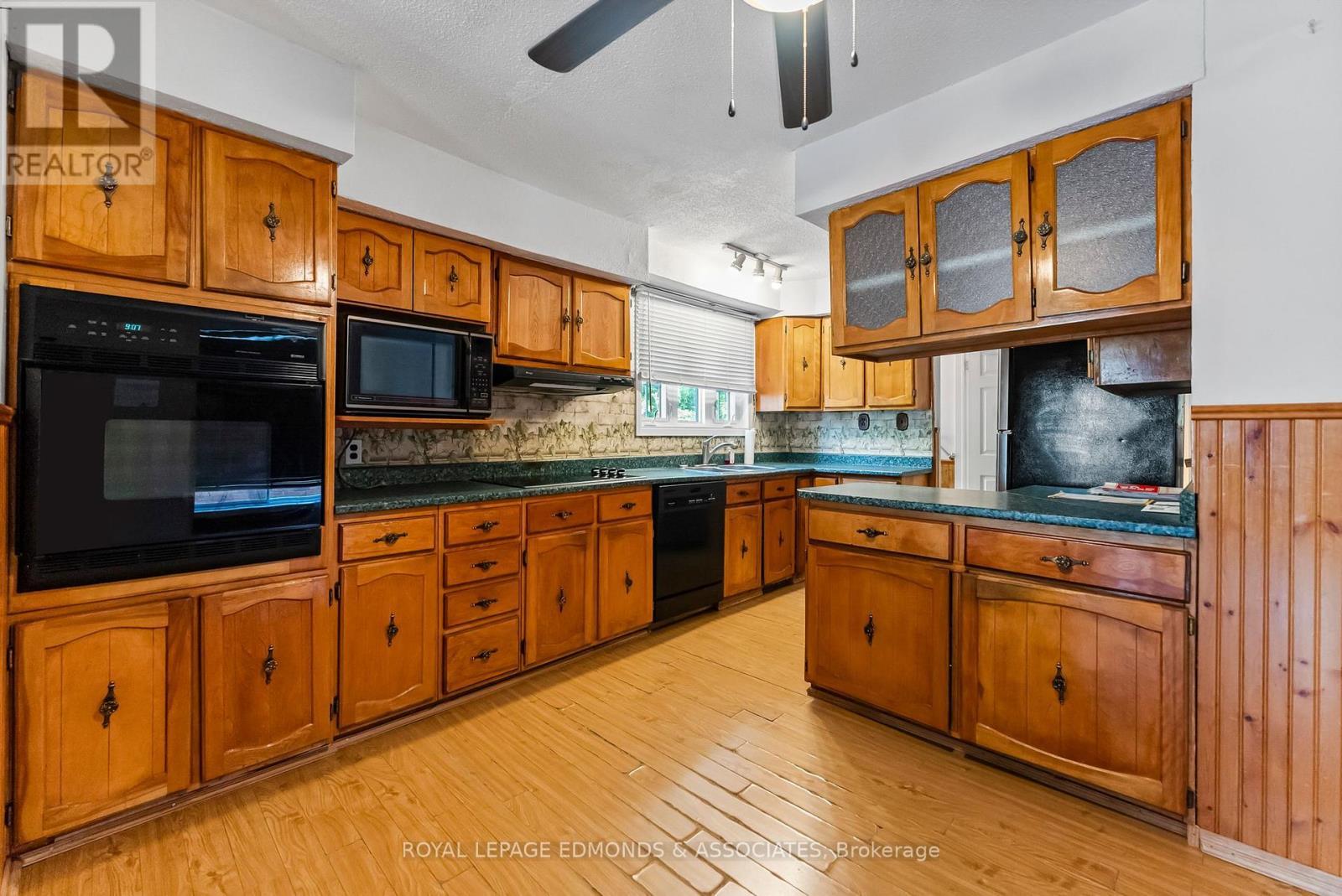 












607 ISABELLA STREET

,
Pembroke,




Ontario
K8A5V1

