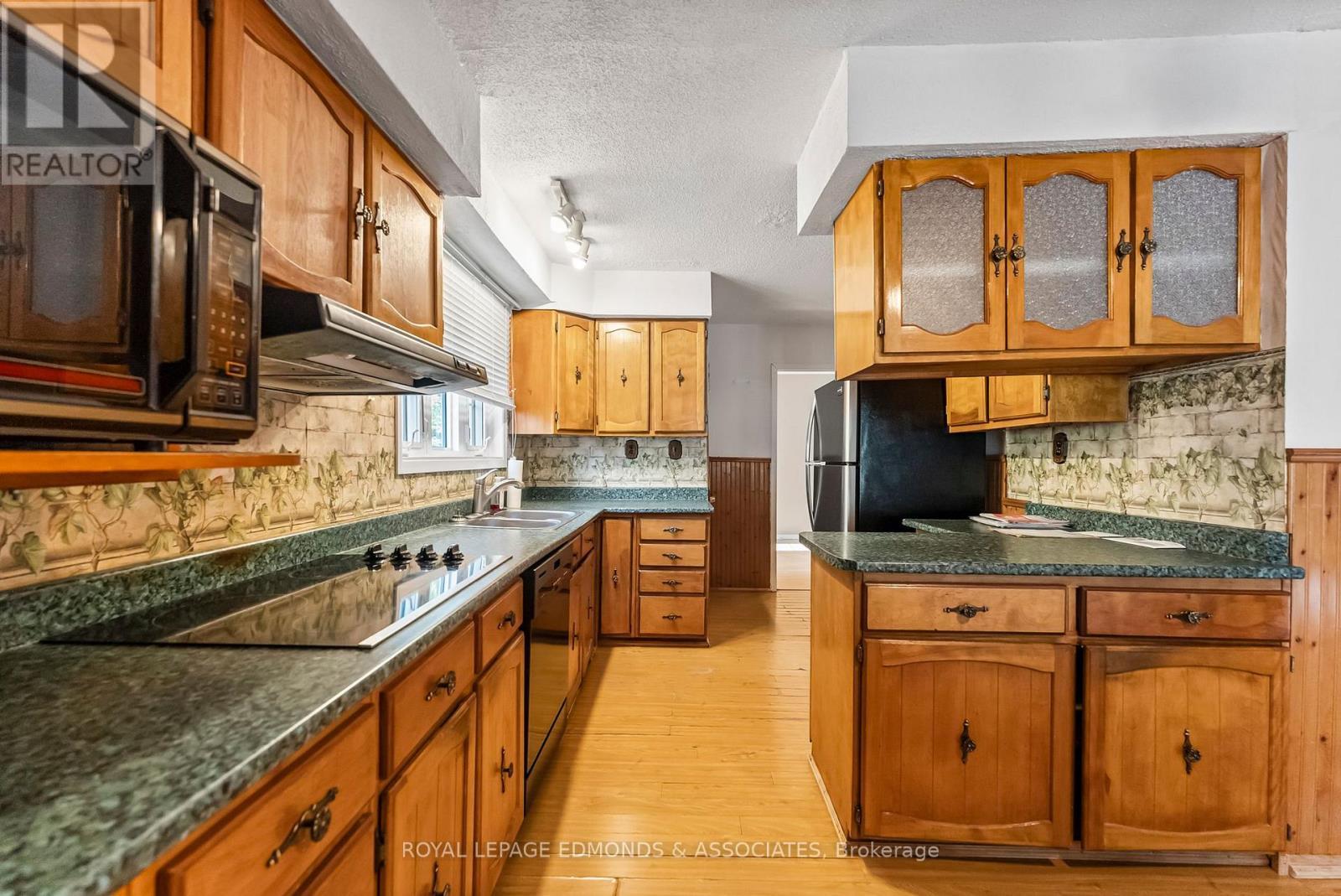 












607 ISABELLA STREET

,
Pembroke,




Ontario
K8A5V1

