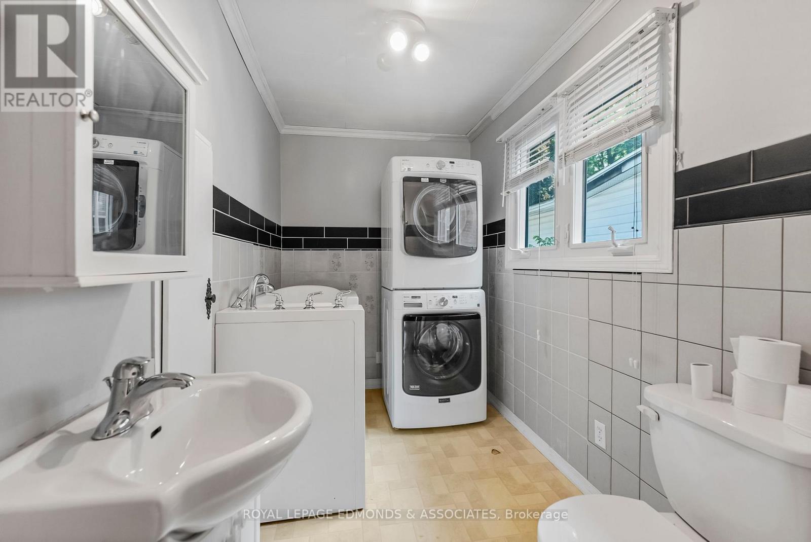 












607 ISABELLA STREET

,
Pembroke,




Ontario
K8A5V1


