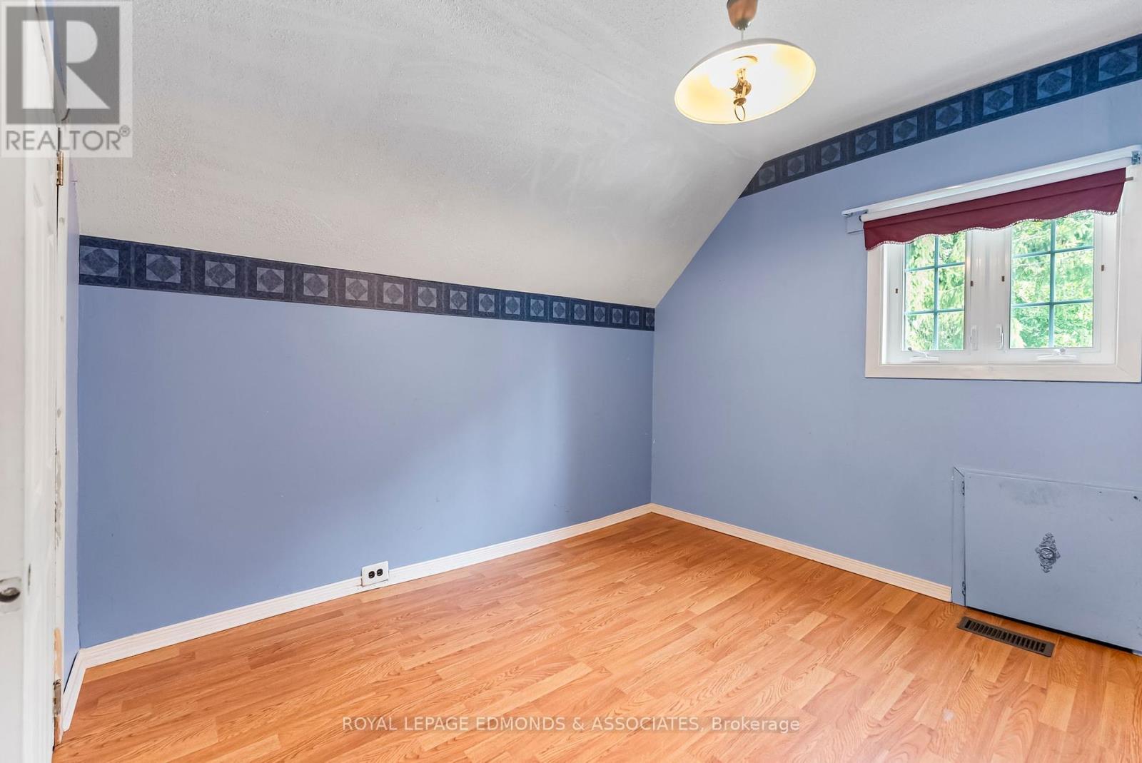 












607 ISABELLA STREET

,
Pembroke,




Ontario
K8A5V1

