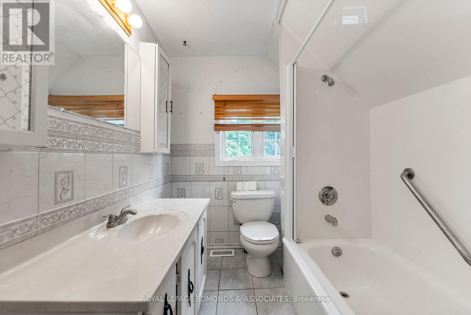 












607 ISABELLA STREET

,
Pembroke,




Ontario
K8A5V1

