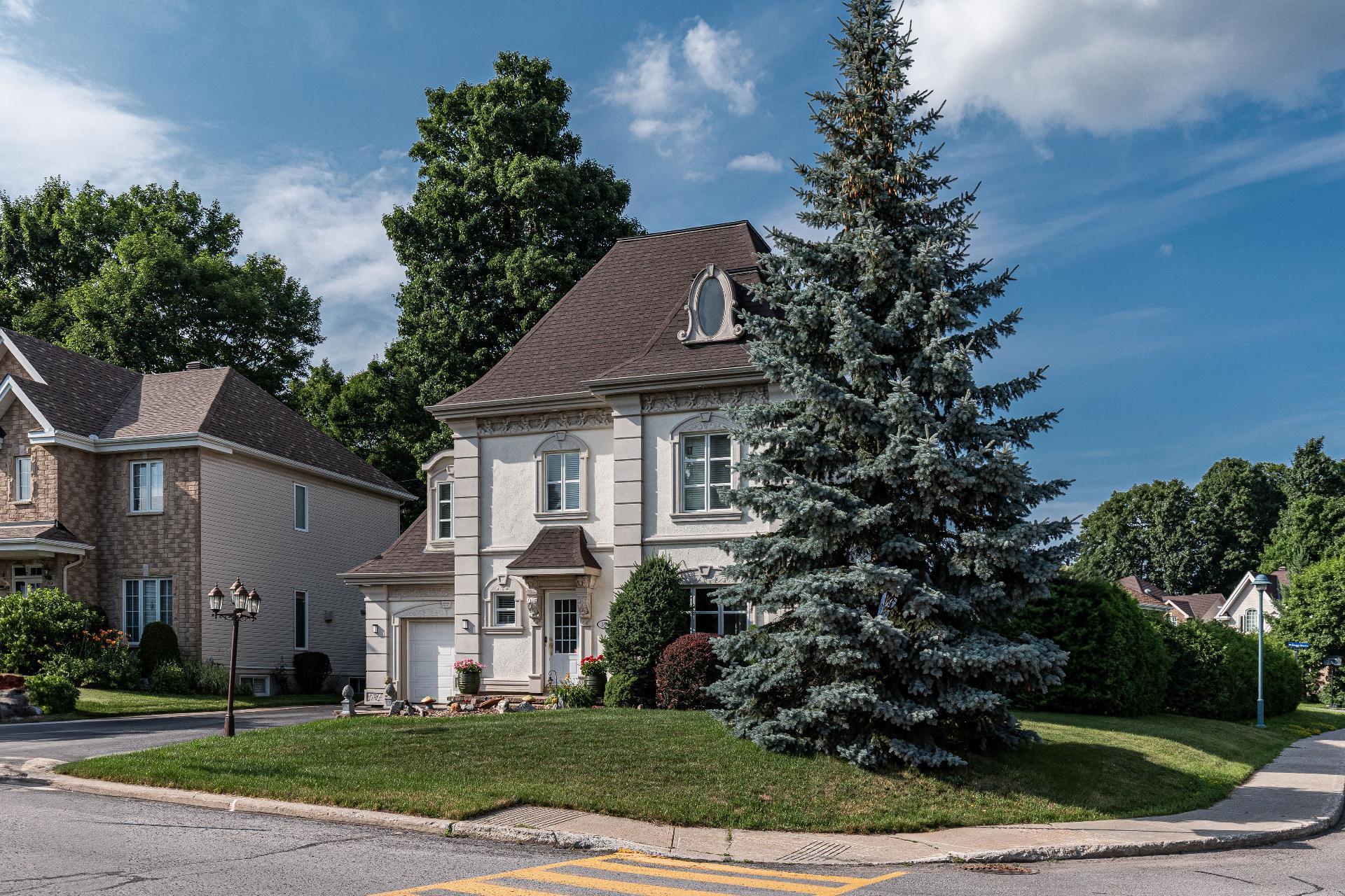 









303


Rue Maurice-St-Louis

,
Gatineau (Aylmer),




QC
J9J3V9

