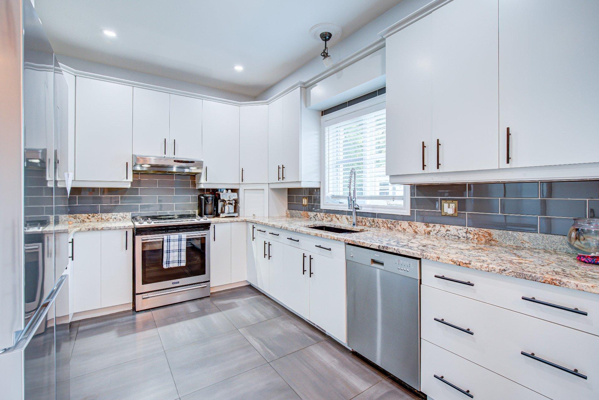 









303


Rue Maurice-St-Louis

,
Gatineau (Aylmer),




QC
J9J3V9

