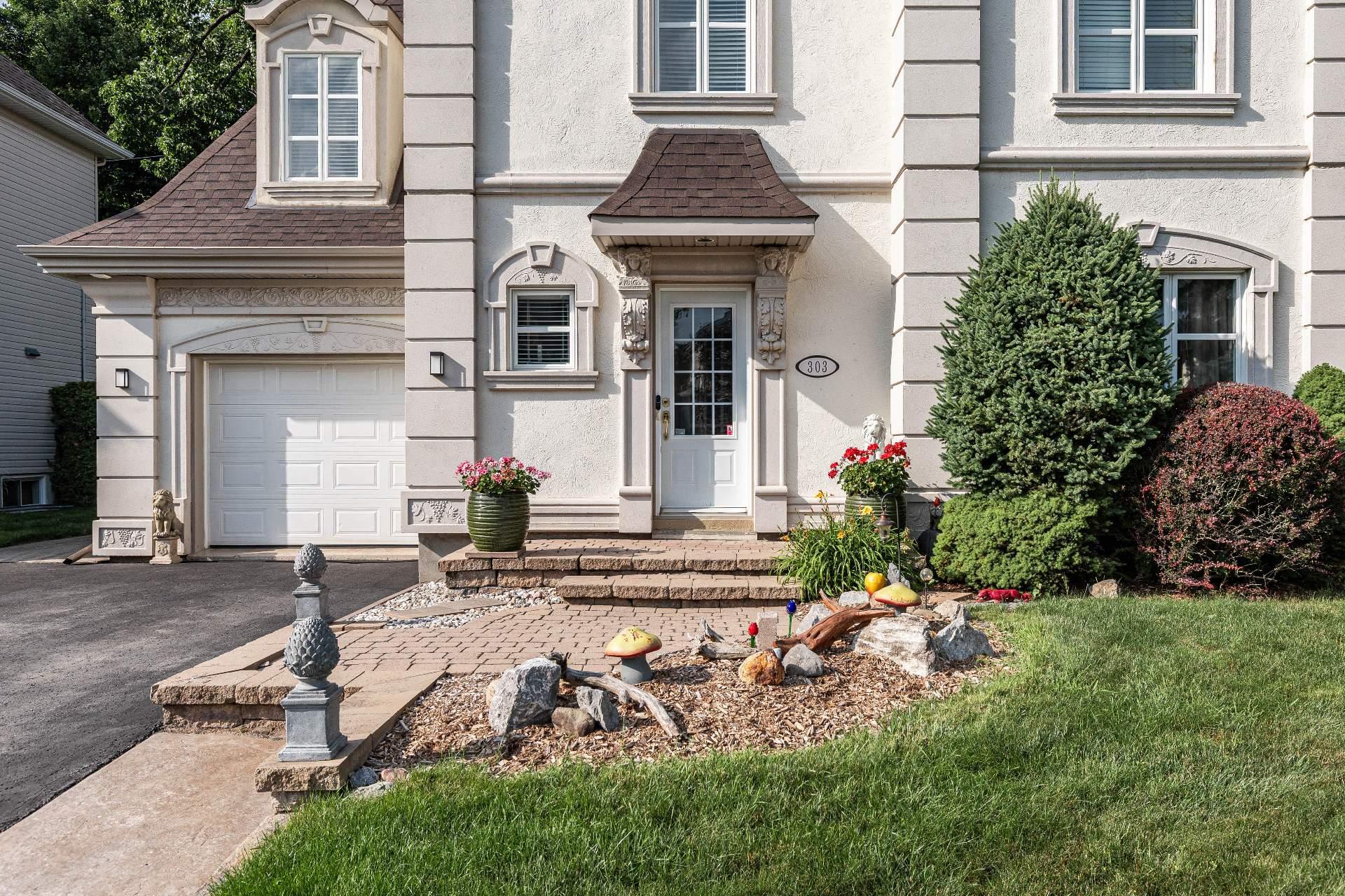 









303


Rue Maurice-St-Louis

,
Gatineau (Aylmer),




QC
J9J3V9

