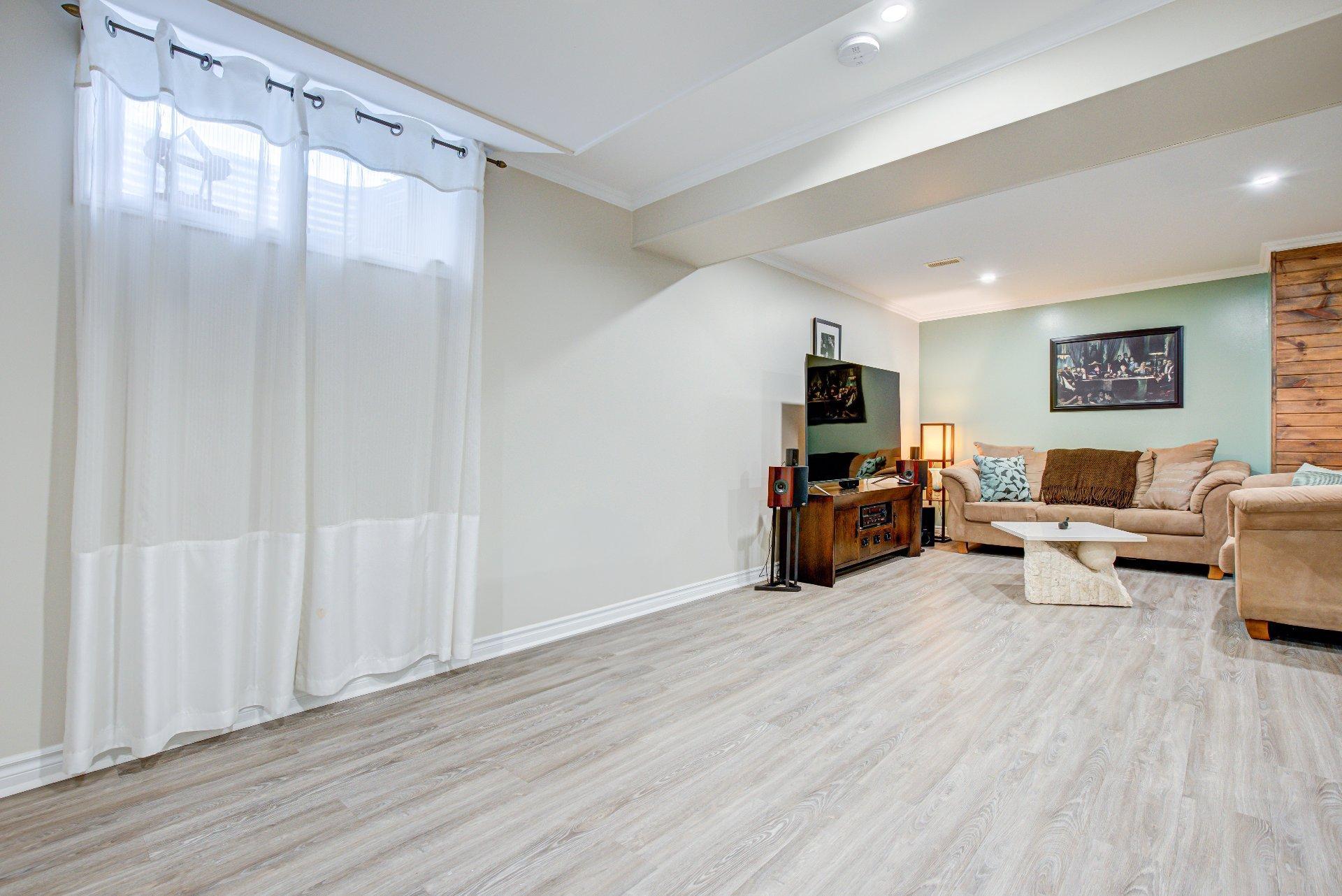 









303


Rue Maurice-St-Louis

,
Gatineau (Aylmer),




QC
J9J3V9

