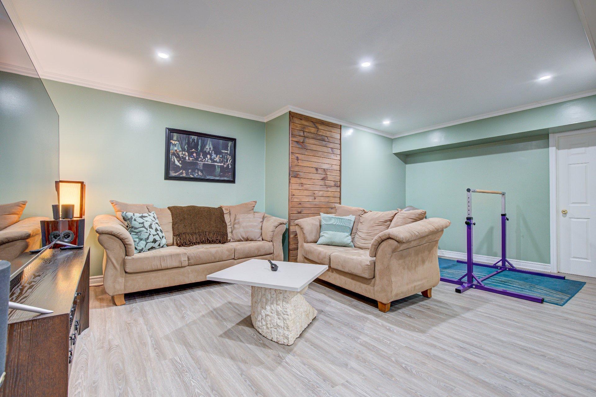 









303


Rue Maurice-St-Louis

,
Gatineau (Aylmer),




QC
J9J3V9

