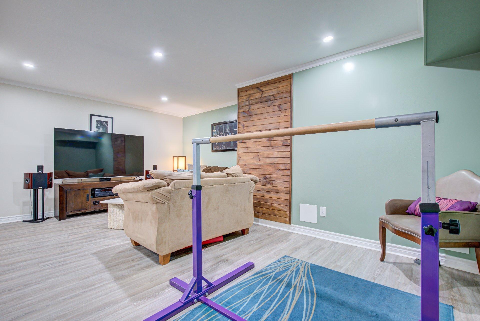 









303


Rue Maurice-St-Louis

,
Gatineau (Aylmer),




QC
J9J3V9

