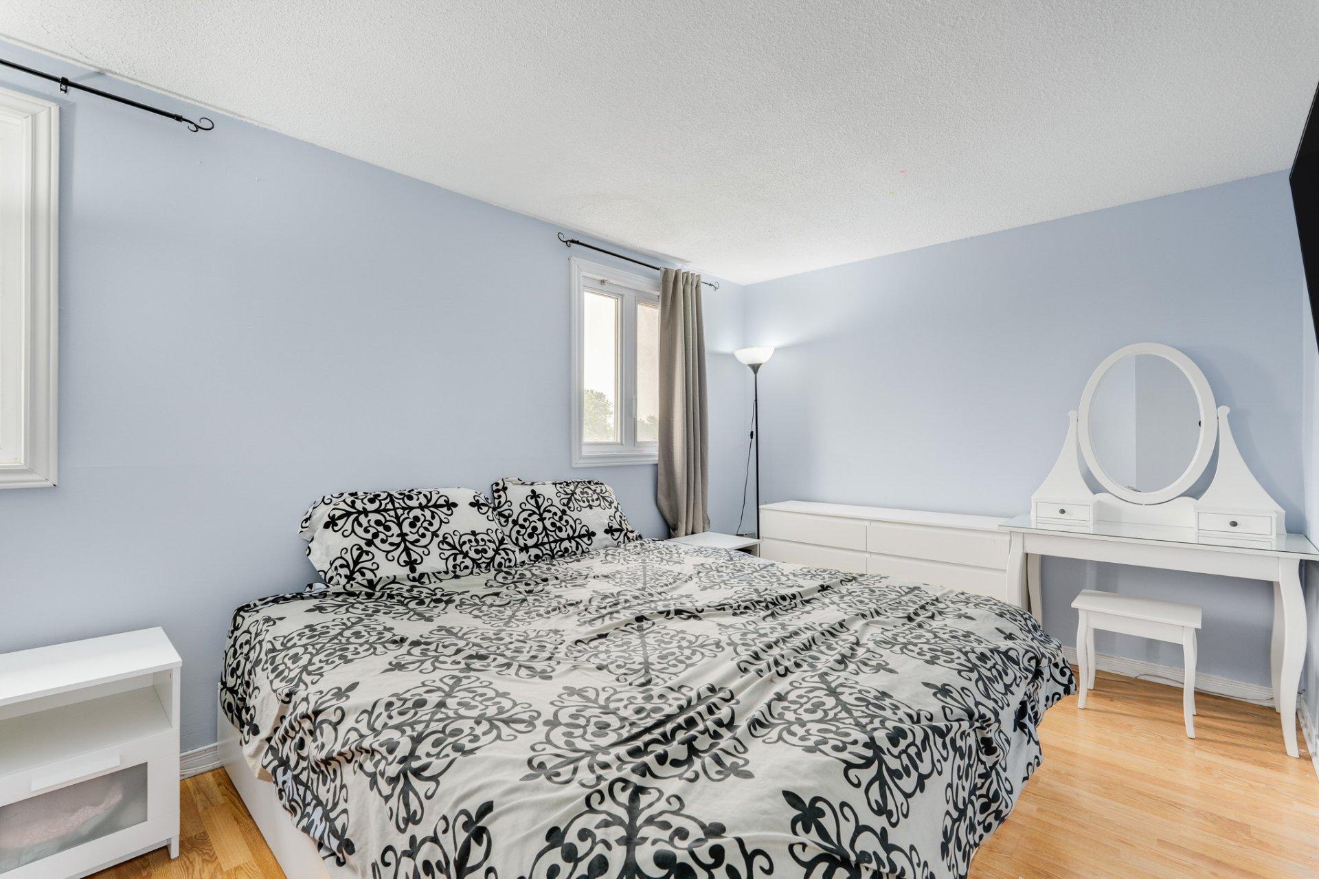 









289


Rue R.-Rollin

,
Gatineau (Gatineau),




QC
J8R1C6

