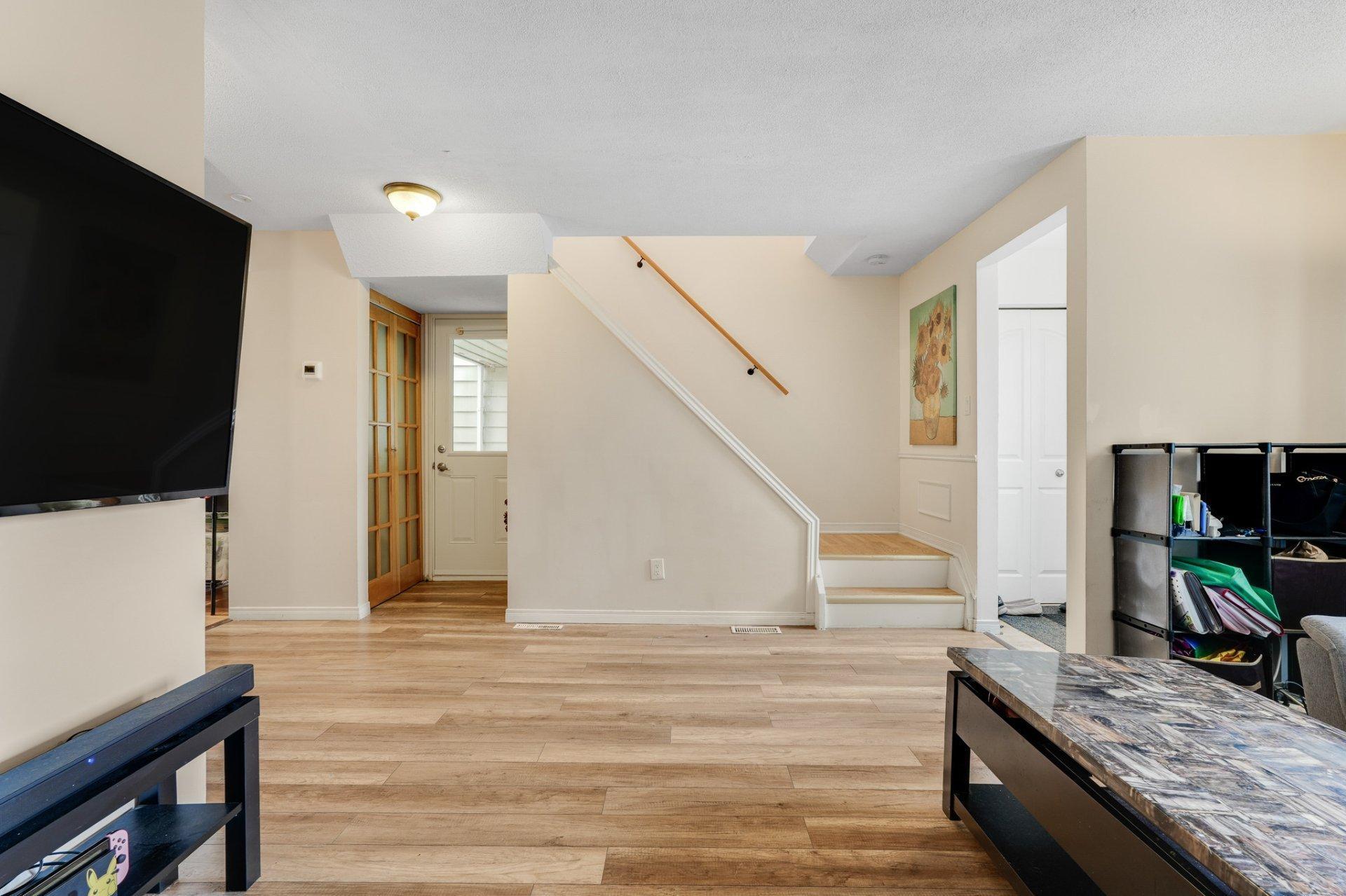 









289


Rue R.-Rollin

,
Gatineau (Gatineau),




QC
J8R1C6

